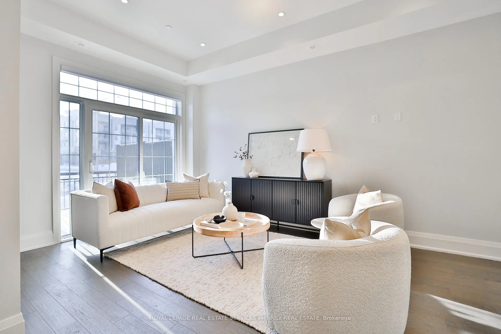 Photo 3 of Unit 10, 95 Brookfield Road, Oakville, Central — HOMEH