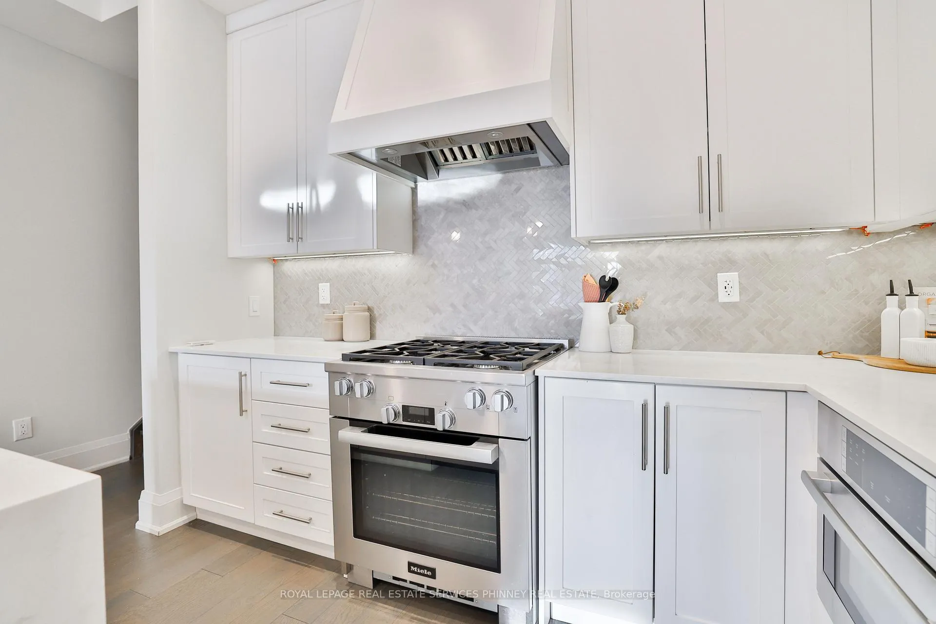 Photo 12 of Unit 10, 95 Brookfield Road, Oakville, Central — HOMEH