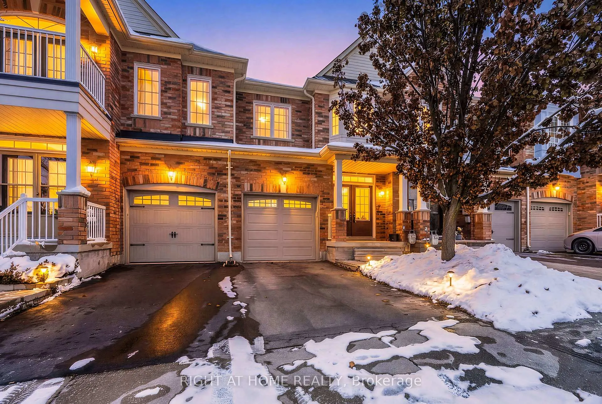 Photo 1 of Unit 9, 320 Ravineview Drive, Vaughan, Rural Vaughan — HOMEH