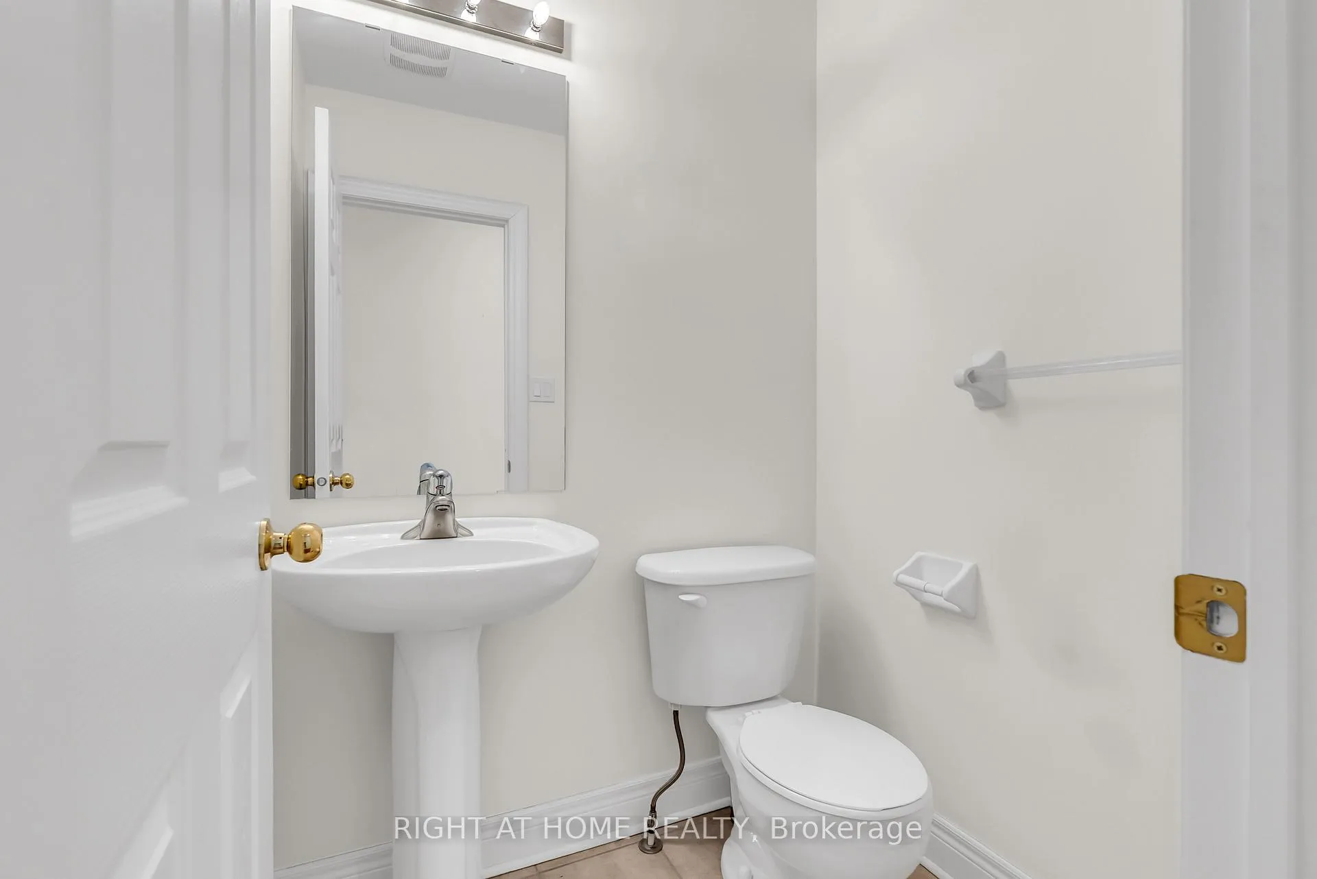 Photo 19 of Unit 9, 320 Ravineview Drive, Vaughan, Rural Vaughan — HOMEH