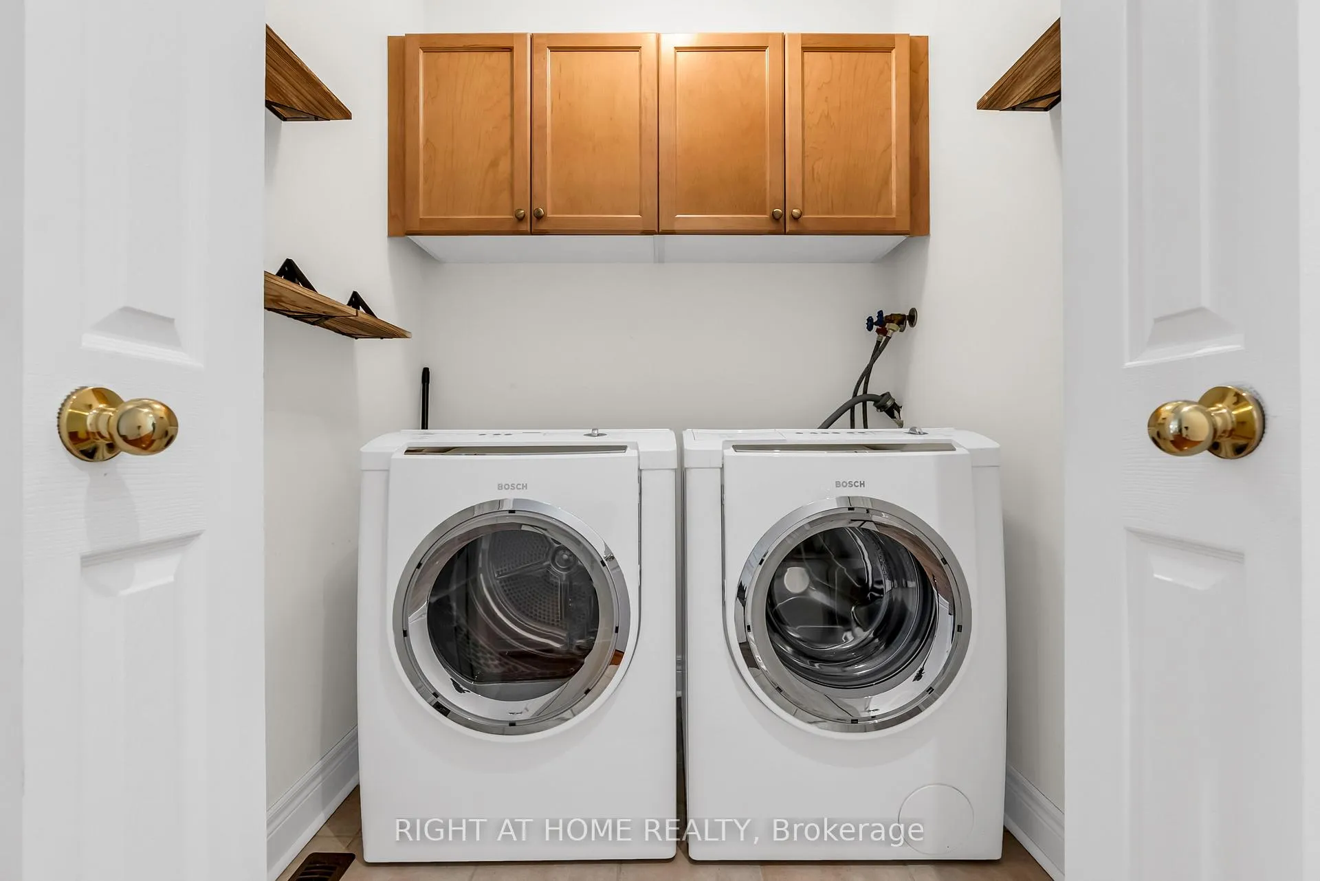 Photo 20 of Unit 9, 320 Ravineview Drive, Vaughan, Rural Vaughan — HOMEH