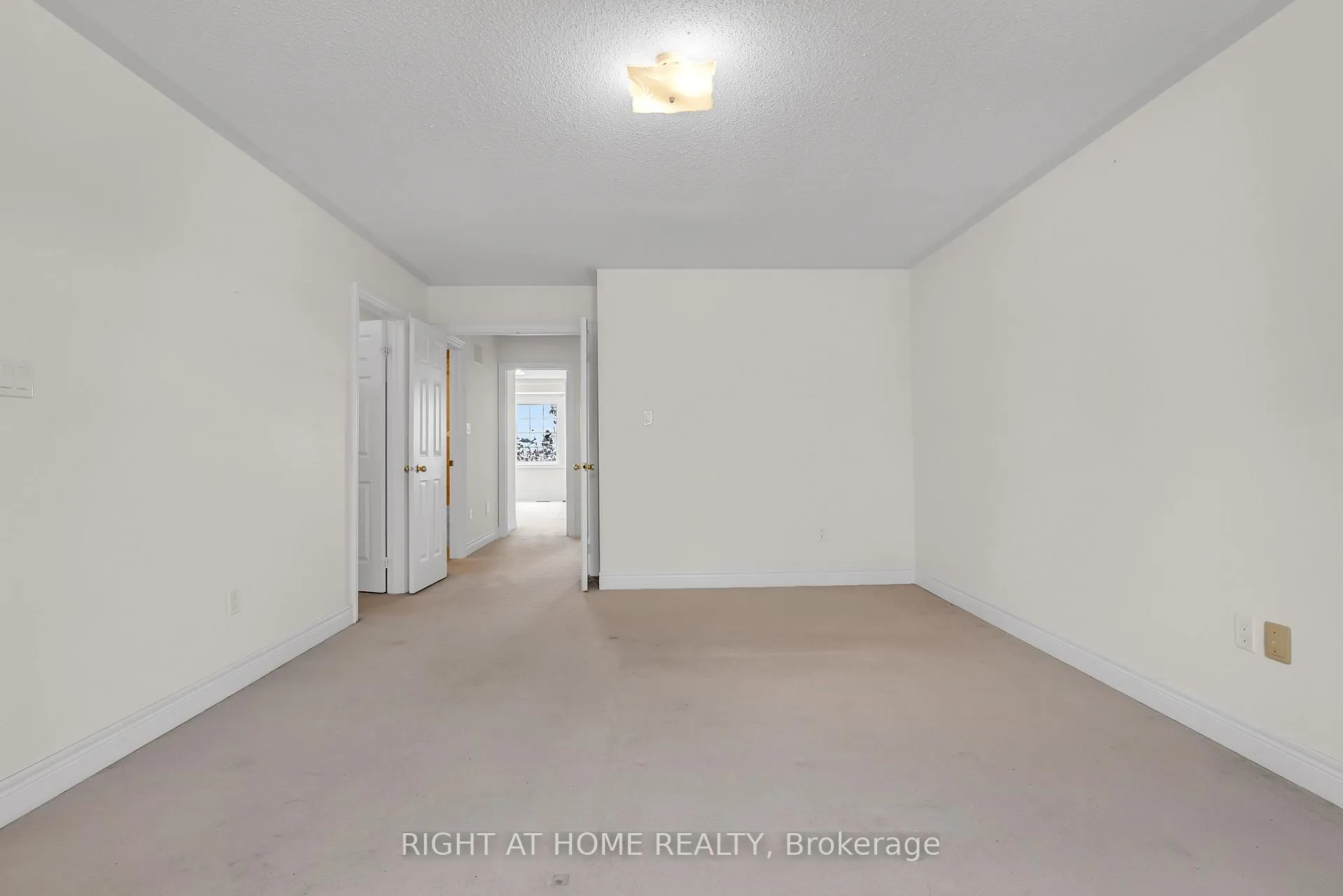 Photo 24 of Unit 9, 320 Ravineview Drive, Vaughan, Rural Vaughan — HOMEH