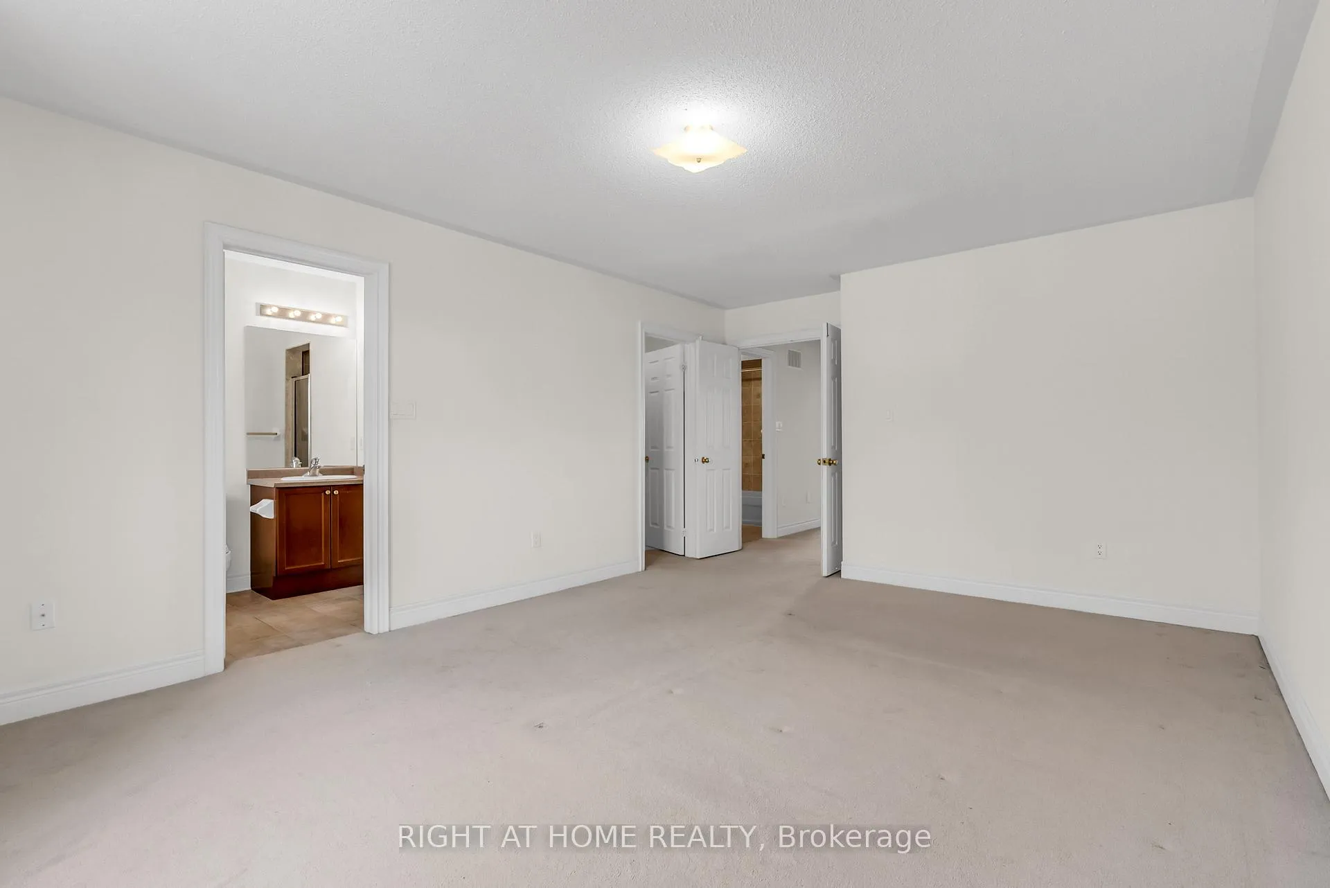 Photo 25 of Unit 9, 320 Ravineview Drive, Vaughan, Rural Vaughan — HOMEH