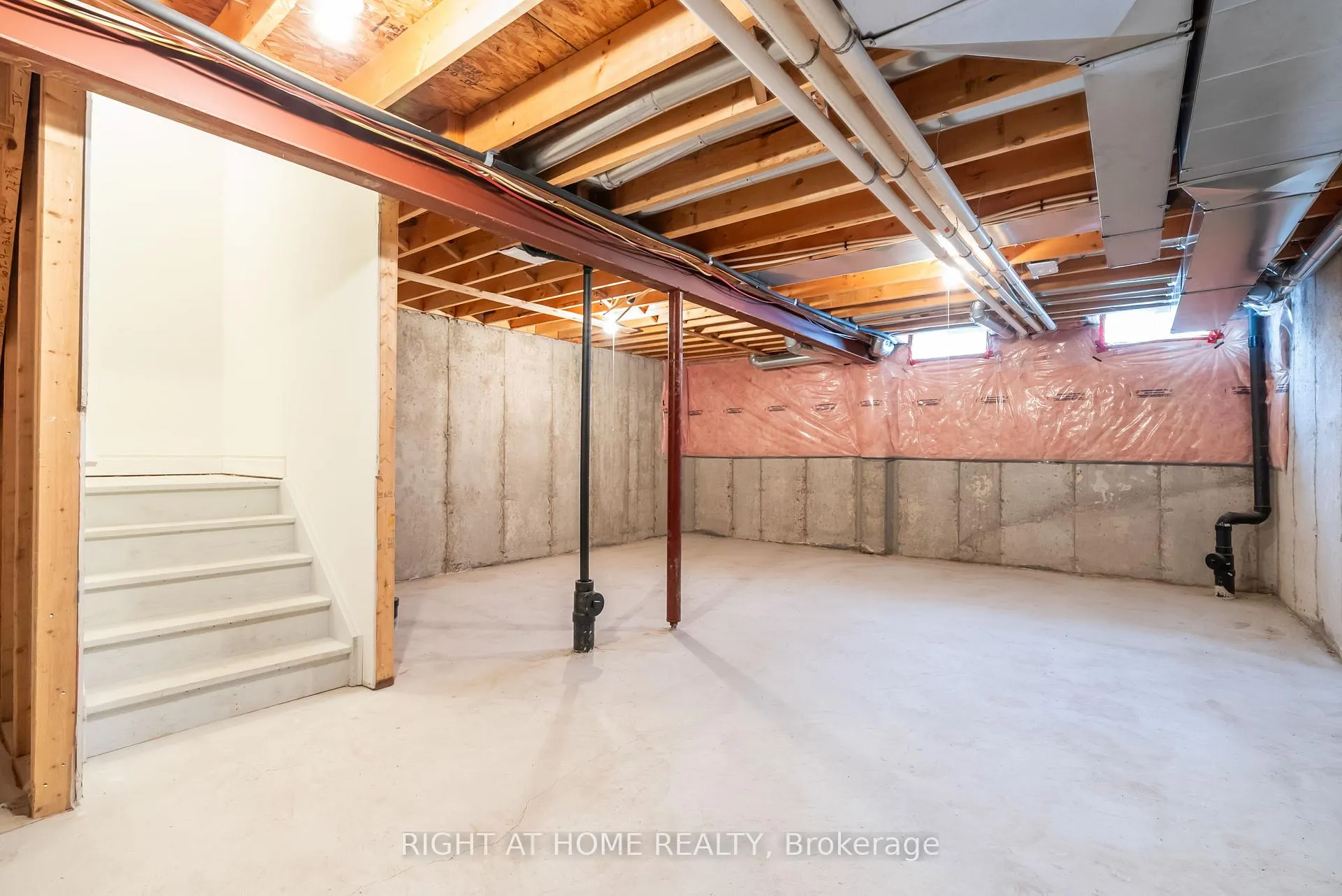 Photo 35 of Unit 9, 320 Ravineview Drive, Vaughan, Rural Vaughan — HOMEH