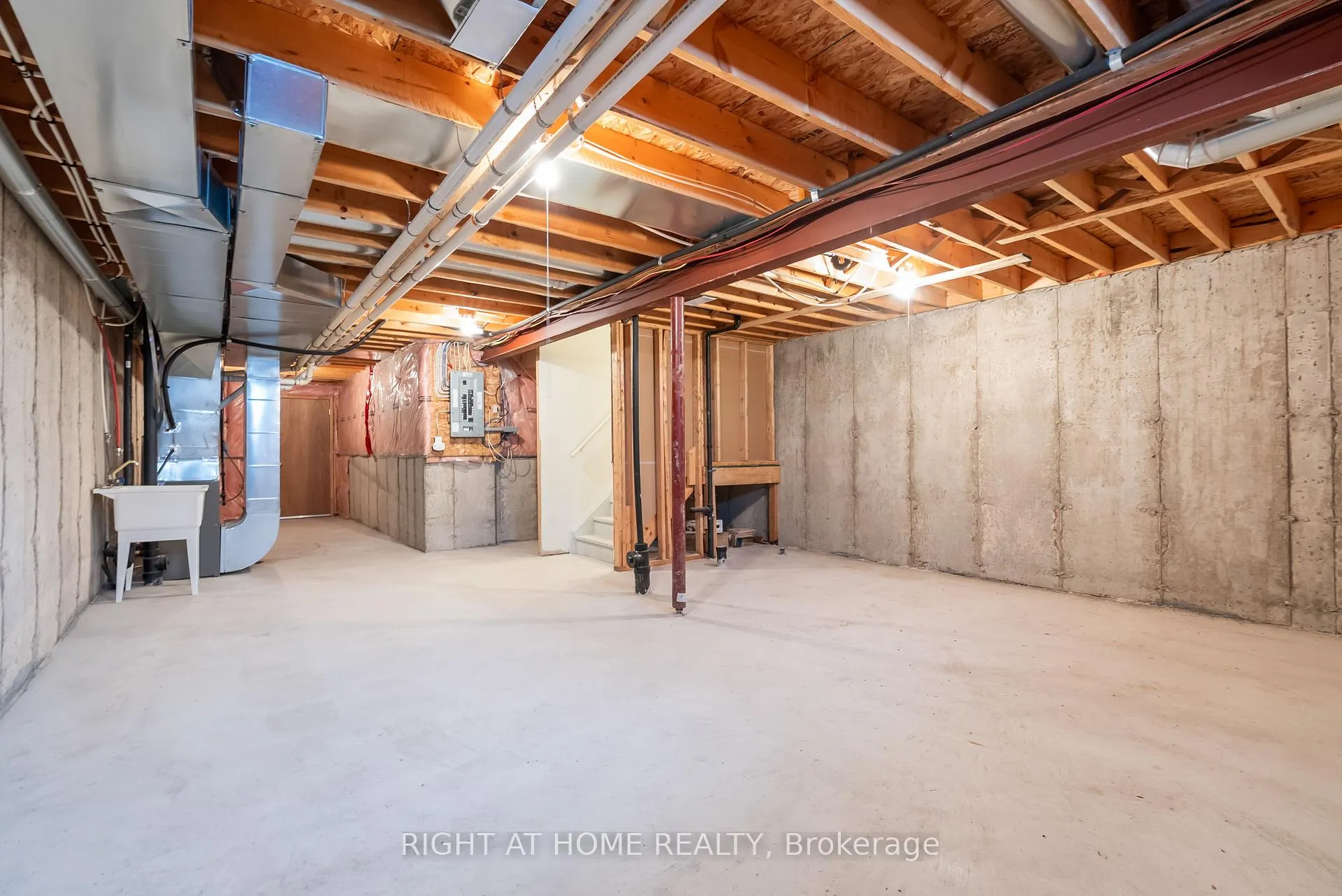 Photo 36 of Unit 9, 320 Ravineview Drive, Vaughan, Rural Vaughan — HOMEH