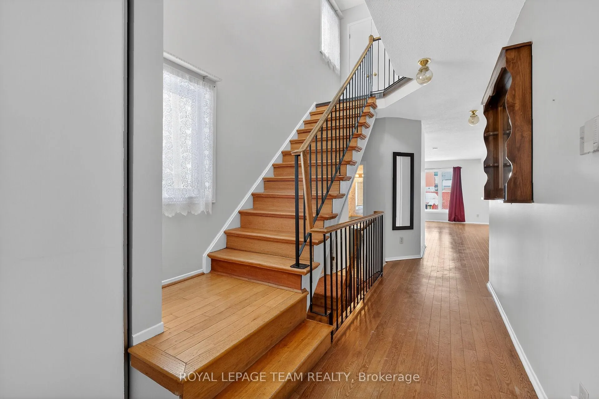 Photo 4 of 42 Oakhaven Private, Ottawa, Overbrook/Castle Heights — HOMEH