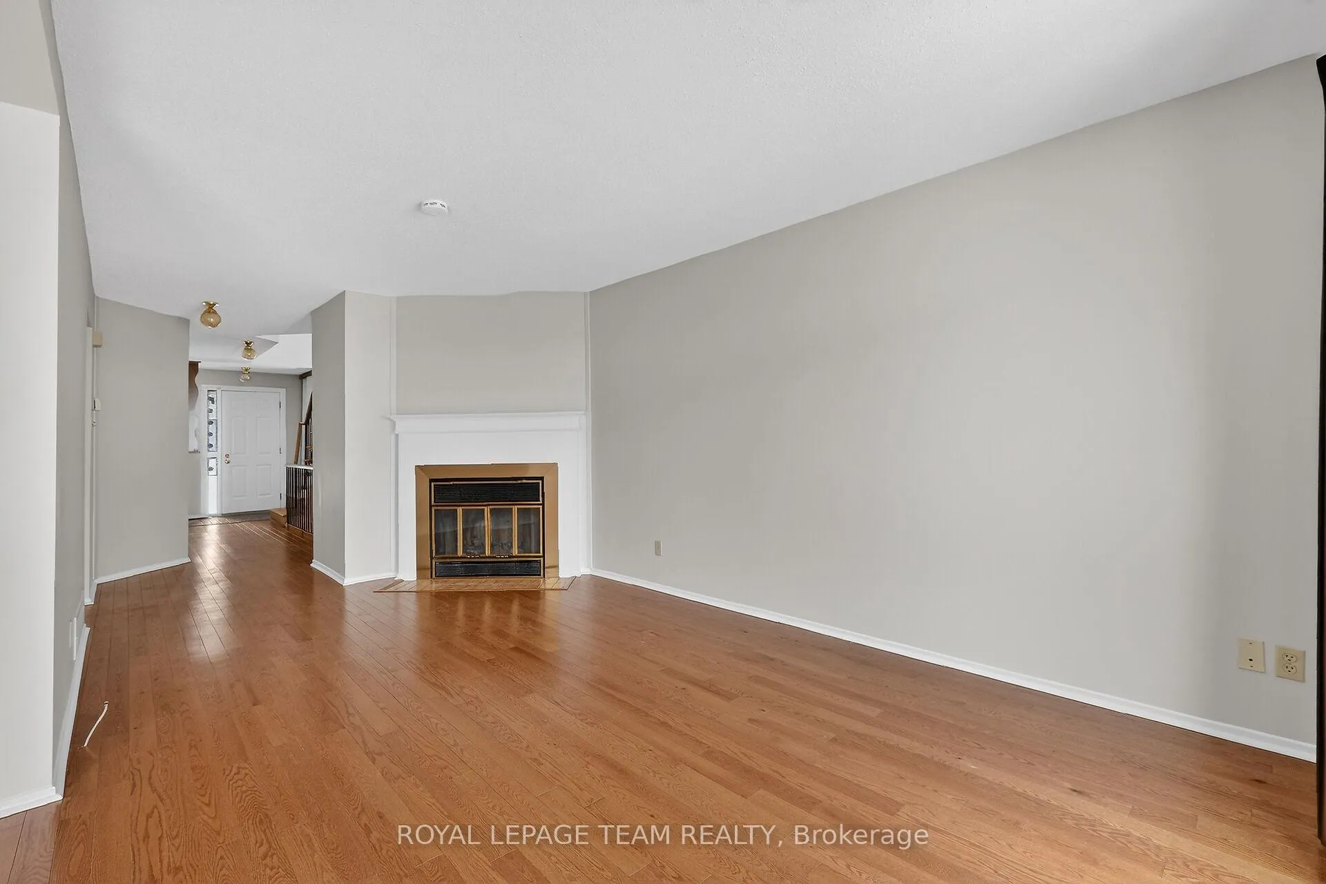 Photo 7 of 42 Oakhaven Private, Ottawa, Overbrook/Castle Heights — HOMEH
