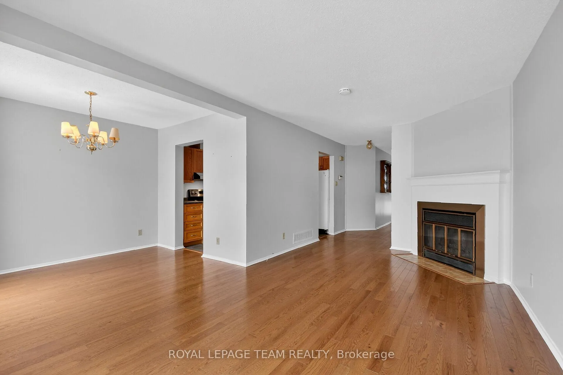 Photo 8 of 42 Oakhaven Private, Ottawa, Overbrook/Castle Heights — HOMEH