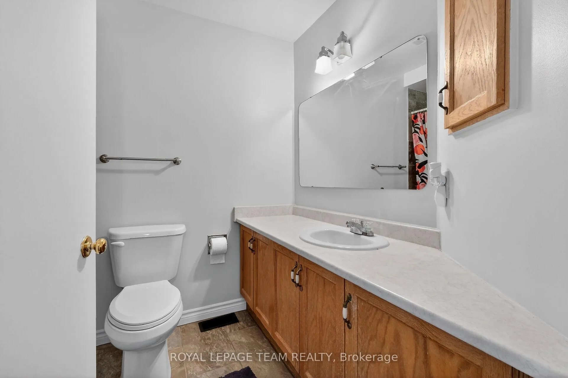 Photo 30 of 42 Oakhaven Private, Ottawa, Overbrook/Castle Heights — HOMEH