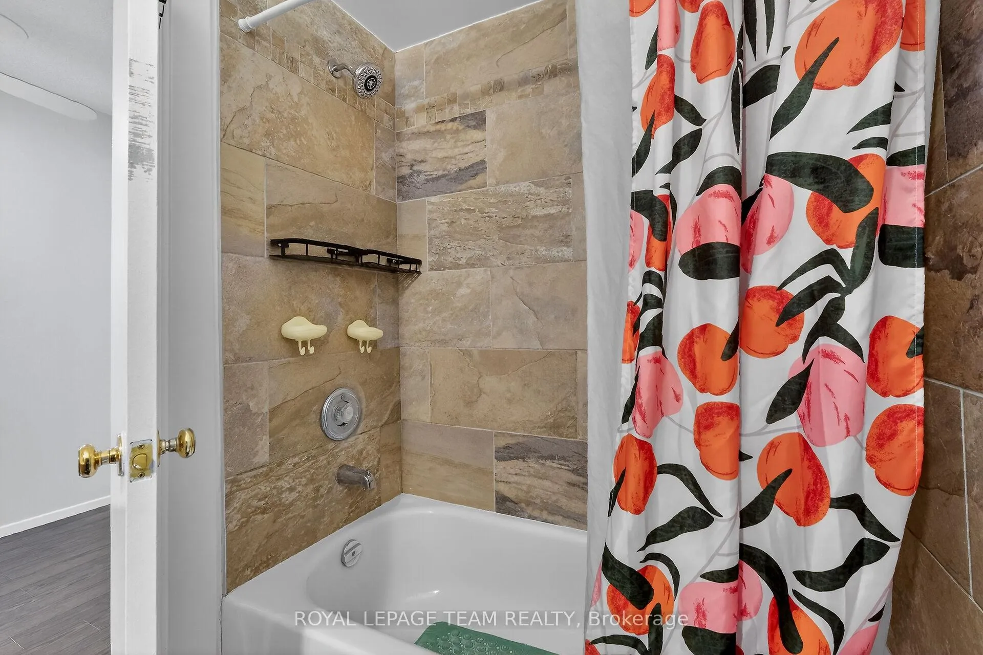 Photo 32 of 42 Oakhaven Private, Ottawa, Overbrook/Castle Heights — HOMEH