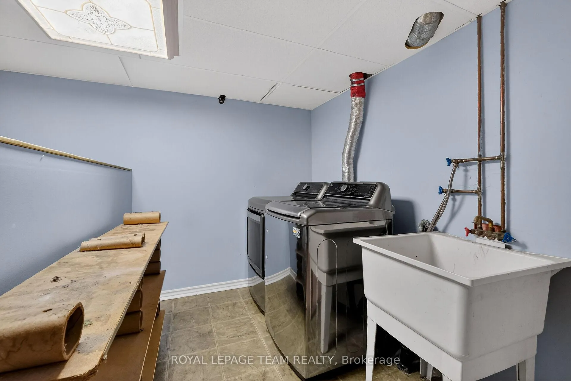 Photo 37 of 42 Oakhaven Private, Ottawa, Overbrook/Castle Heights — HOMEH