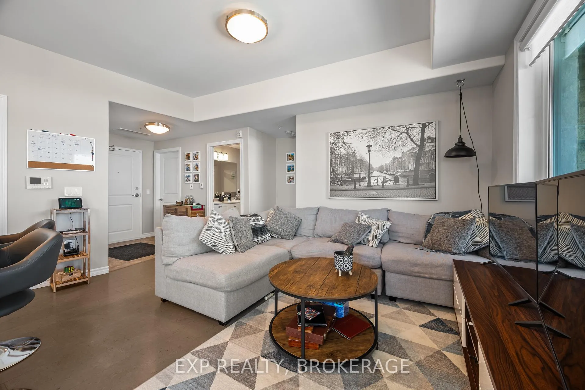 Photo 8 of Unit 307, 740 Augusta Drive, Kingston, City Northwest — HOMEH