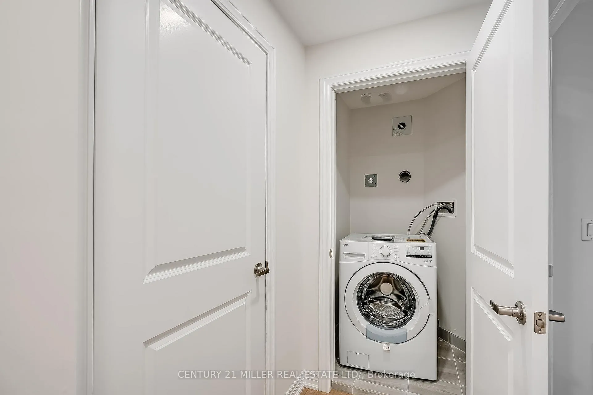 Photo 48 of 3193 Sixth Line, Oakville, Glenorchy — HOMEH