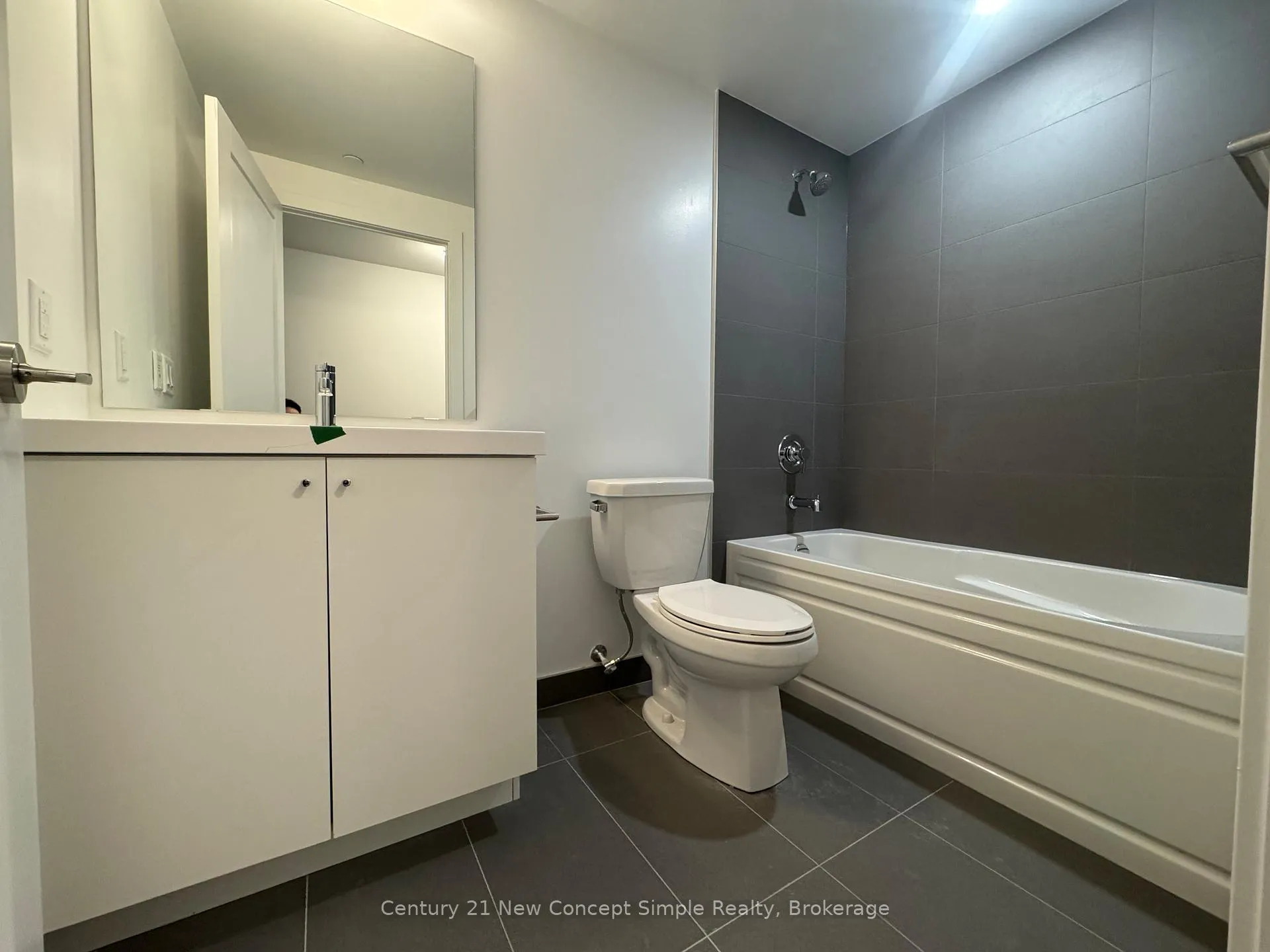Photo 5 of Unit 1703, 2545 Simcoe Street N, Oshawa, Windfields — HOMEH