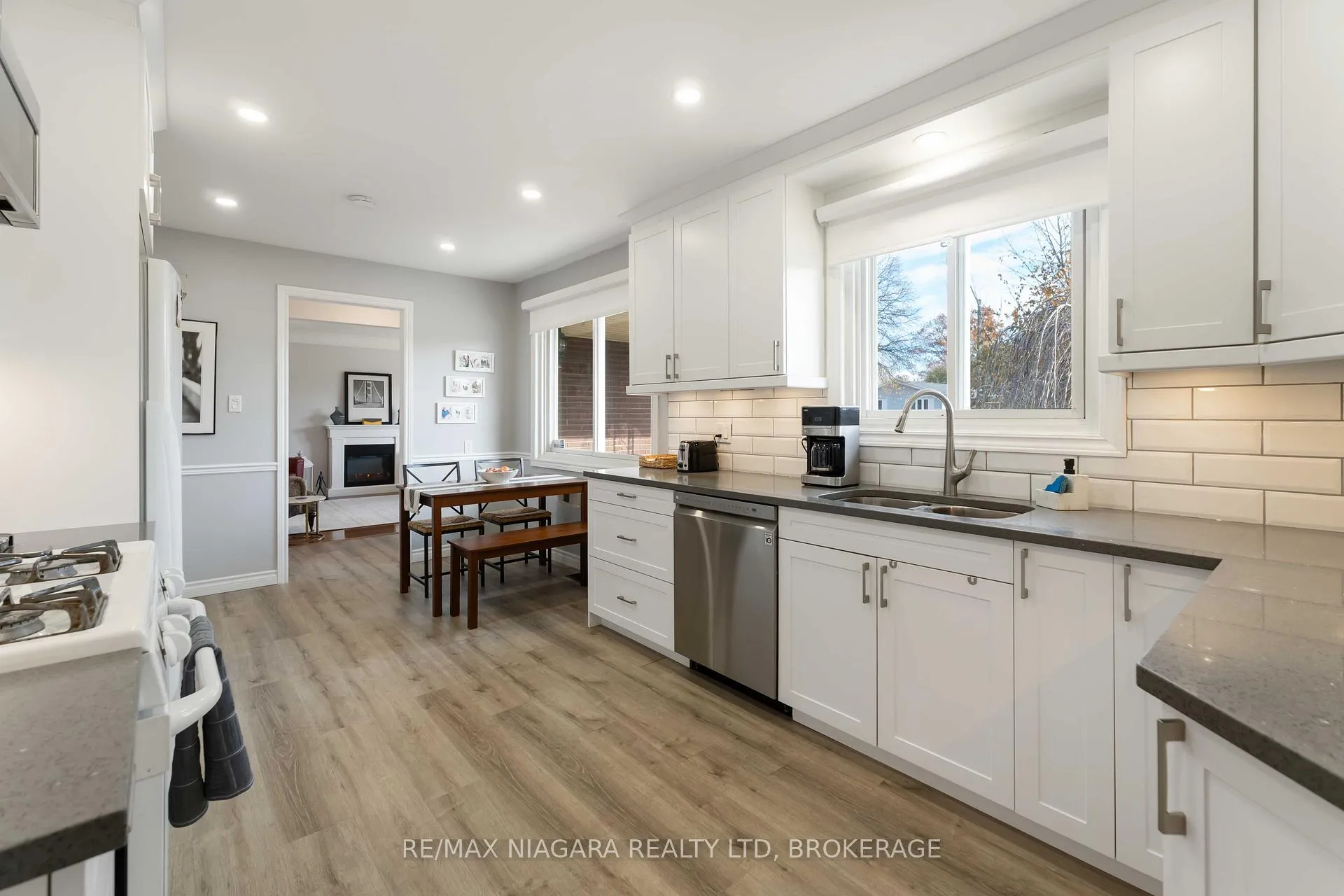 Photo 5 of 2921 Gail Avenue, Niagara Falls, Church's Lane — HOMEH