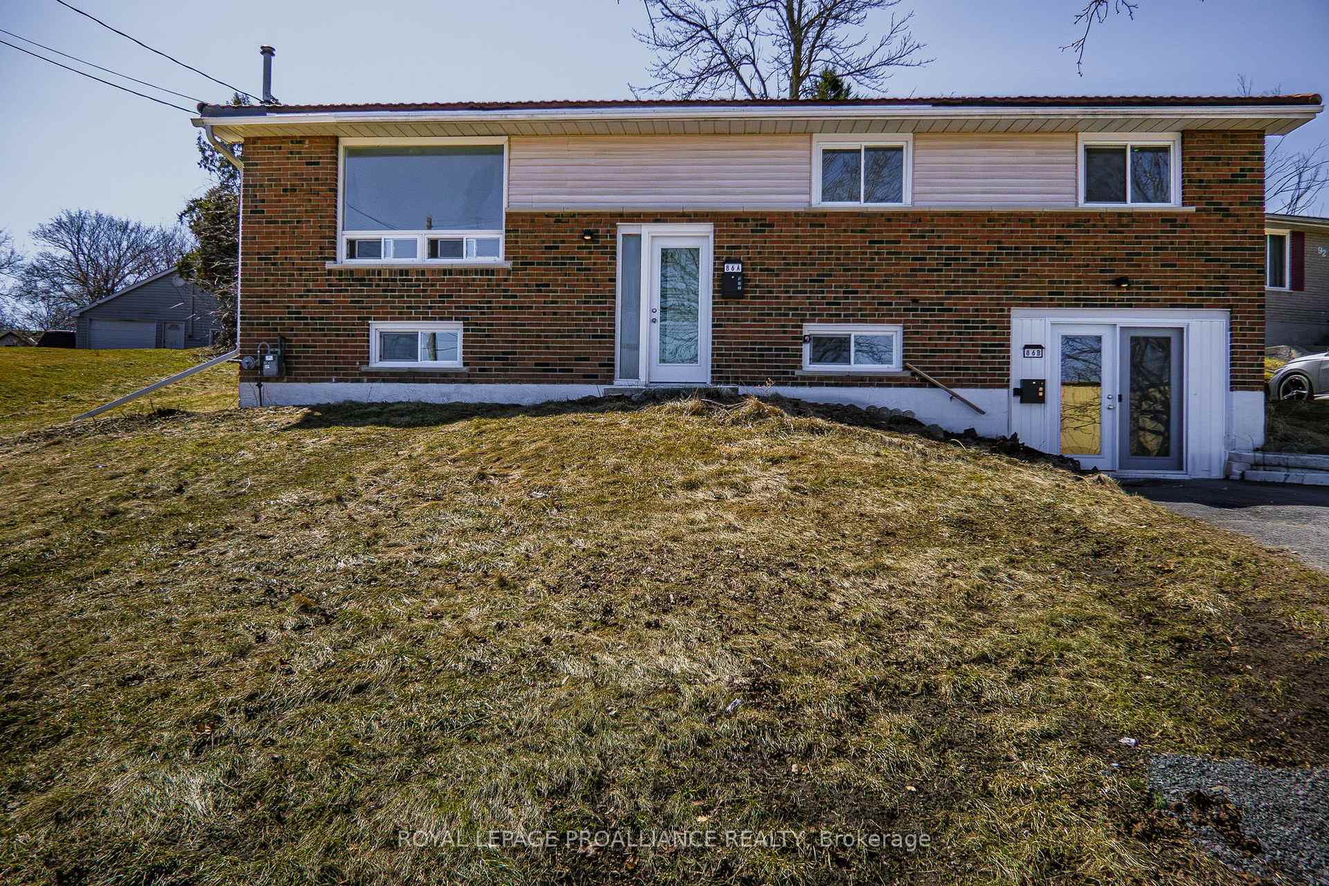 Photo 3 of 86 Wallbridge Crescent, Belleville, Belleville Ward — HOMEH