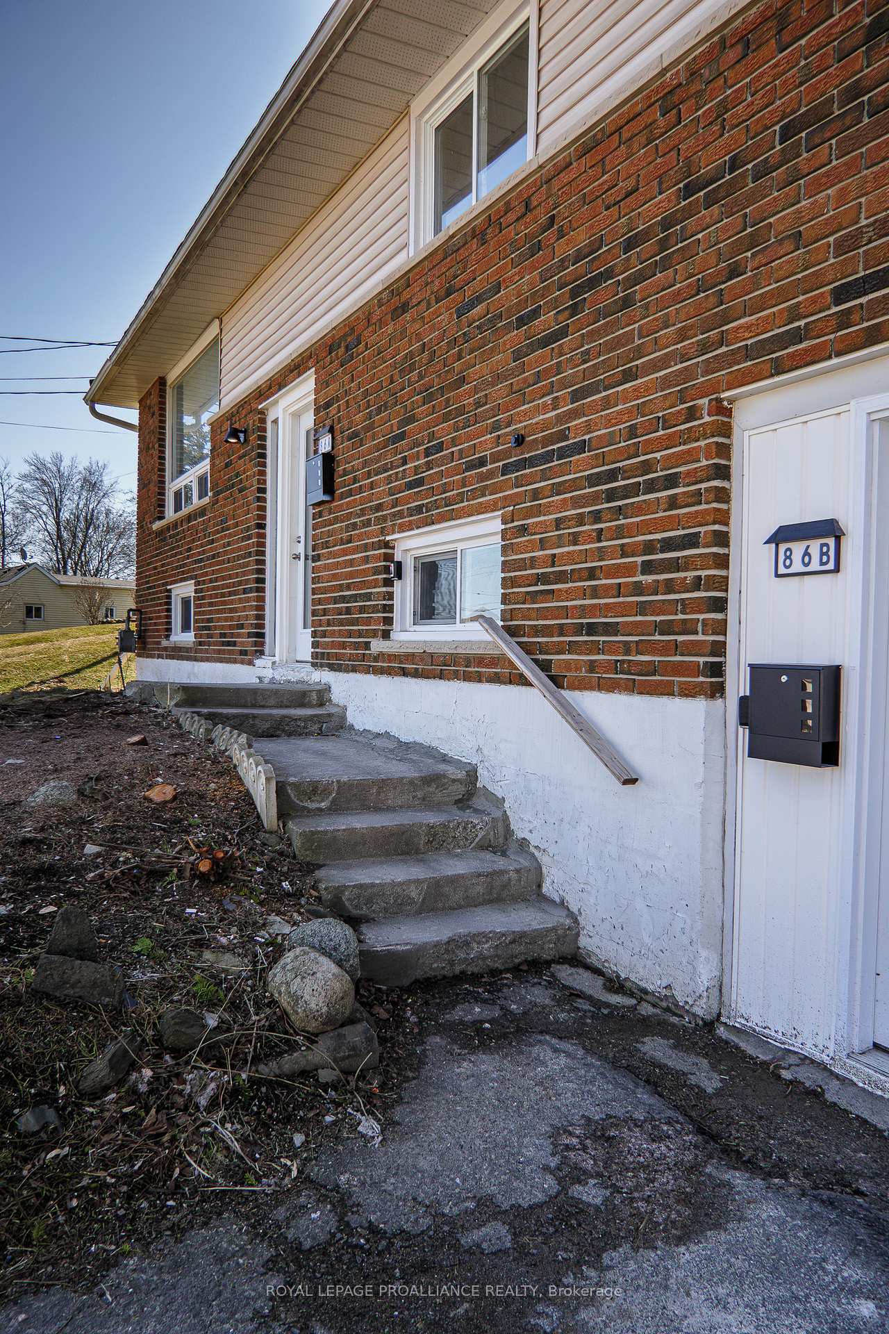 Photo 5 of 86 Wallbridge Crescent, Belleville, Belleville Ward — HOMEH