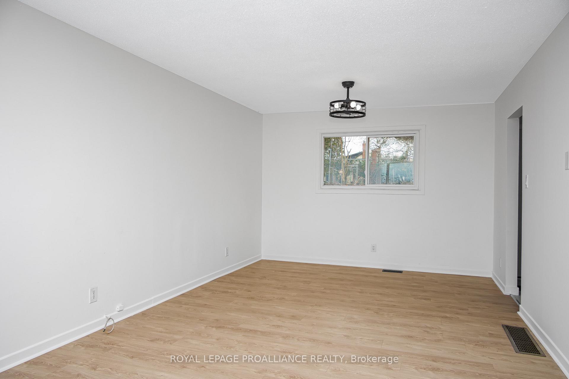 Photo 8 of 86 Wallbridge Crescent, Belleville, Belleville Ward — HOMEH