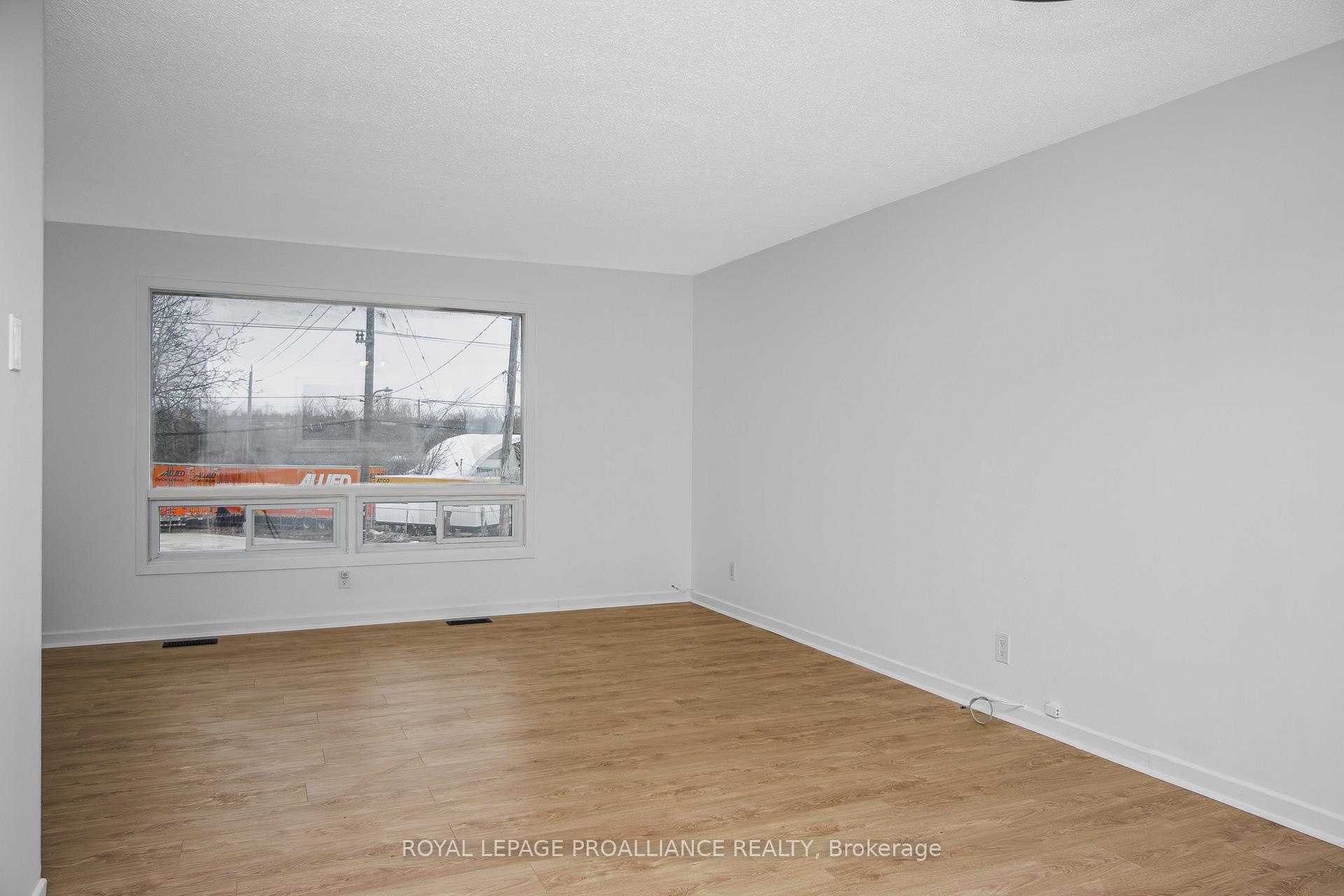 Photo 12 of 86 Wallbridge Crescent, Belleville, Belleville Ward — HOMEH