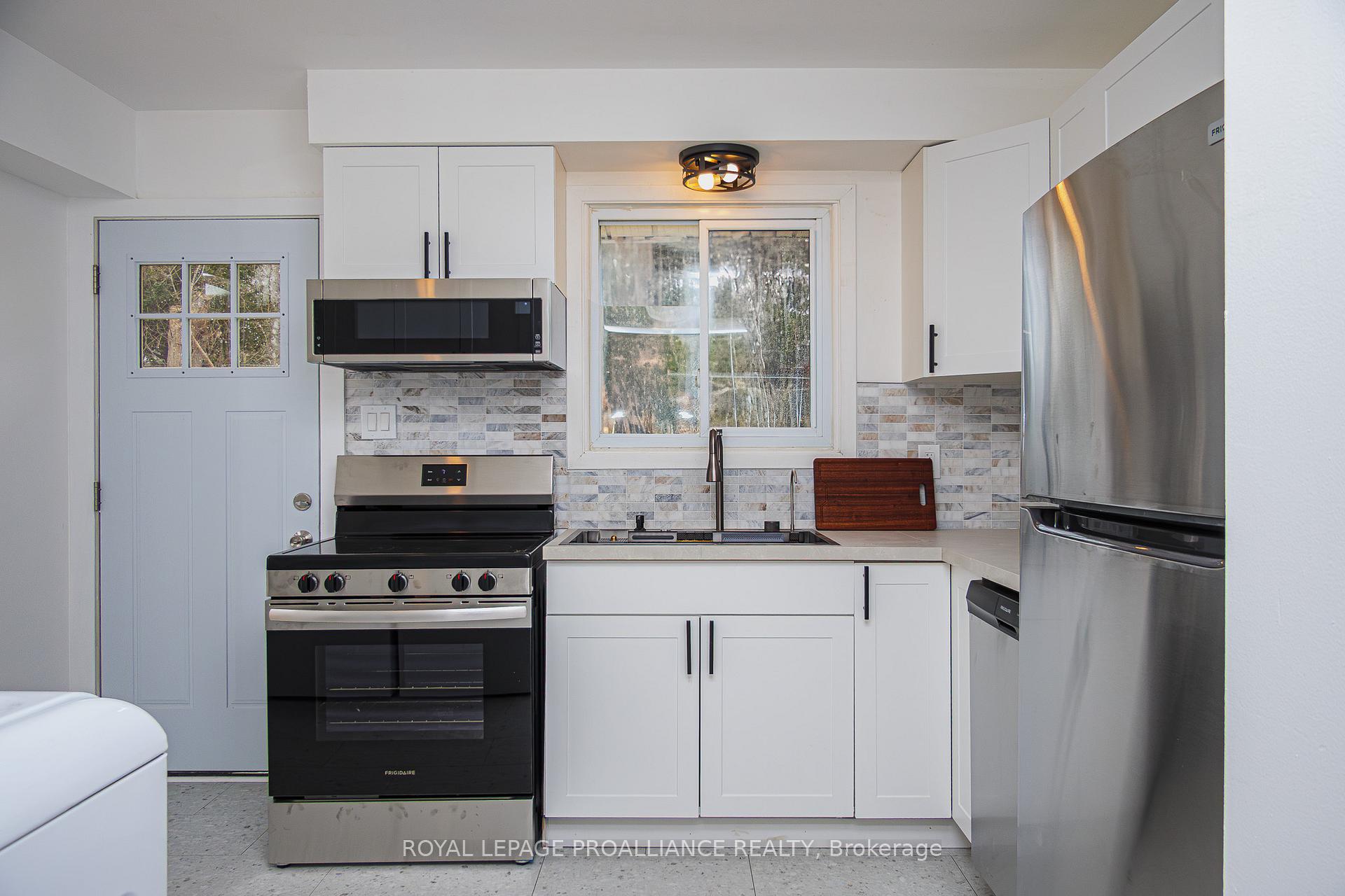 Photo 13 of 86 Wallbridge Crescent, Belleville, Belleville Ward — HOMEH