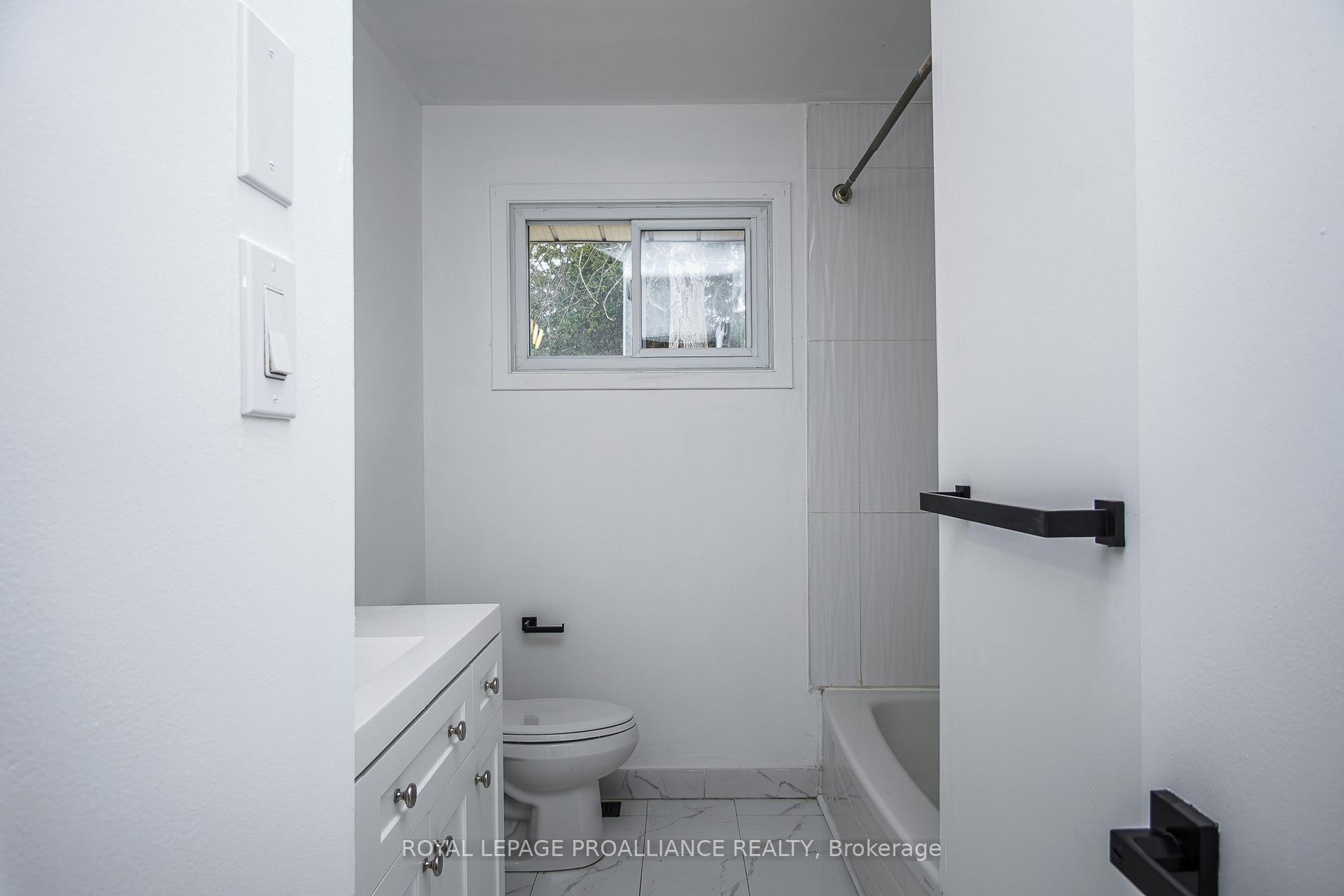 Photo 18 of 86 Wallbridge Crescent, Belleville, Belleville Ward — HOMEH