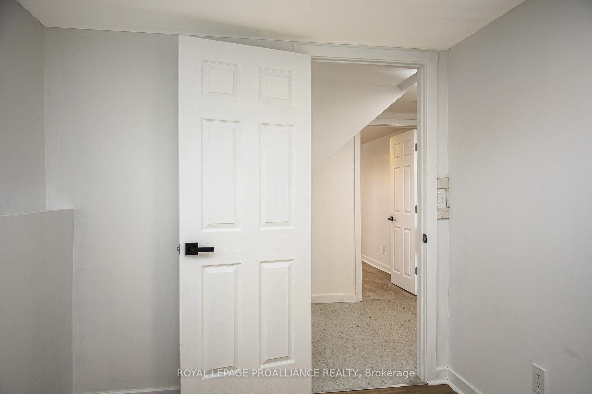 Photo 34 of 86 Wallbridge Crescent, Belleville, Belleville Ward — HOMEH