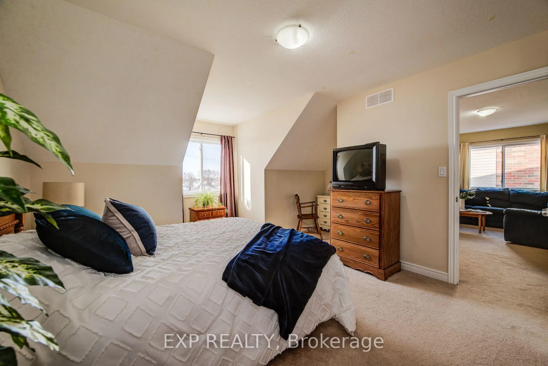 Photo 216 of 36 Washburn Drive, Guelph, Grange Road — HOMEH