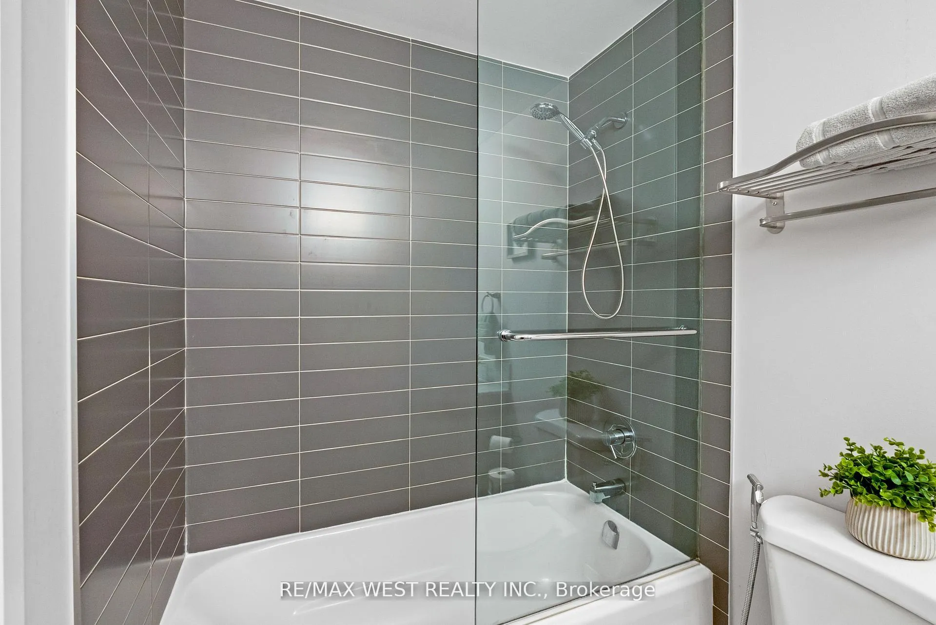 Photo 18 of Unit 710, 24 Woodstream Boulevard, Vaughan, Vaughan Grove — HOMEH