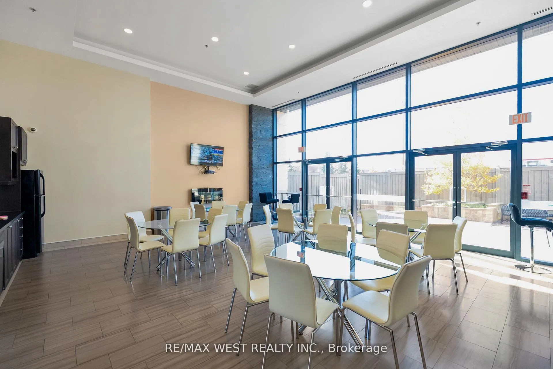 Photo 23 of Unit 710, 24 Woodstream Boulevard, Vaughan, Vaughan Grove — HOMEH