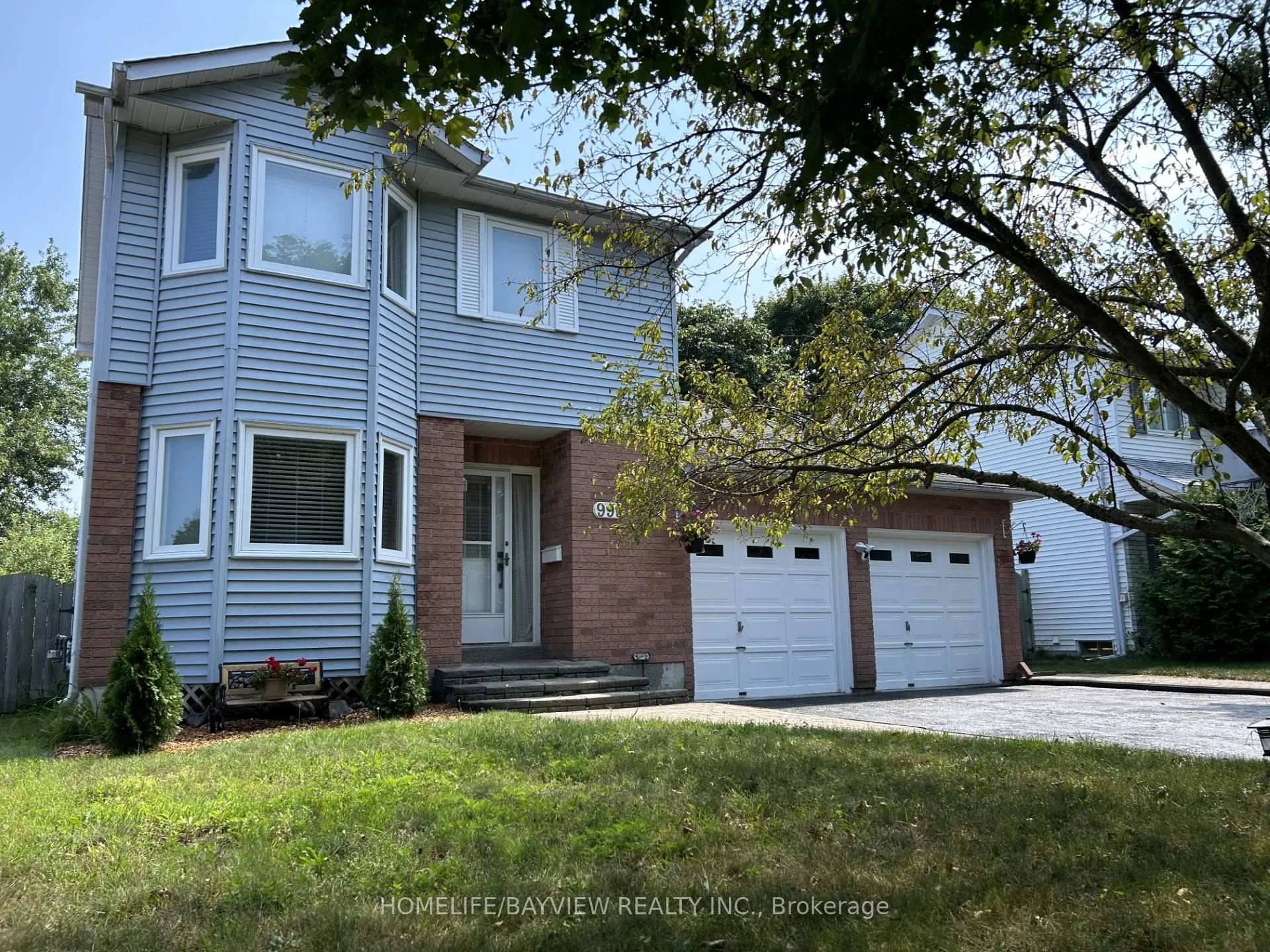 Front of 999 Anna Maria Avenue