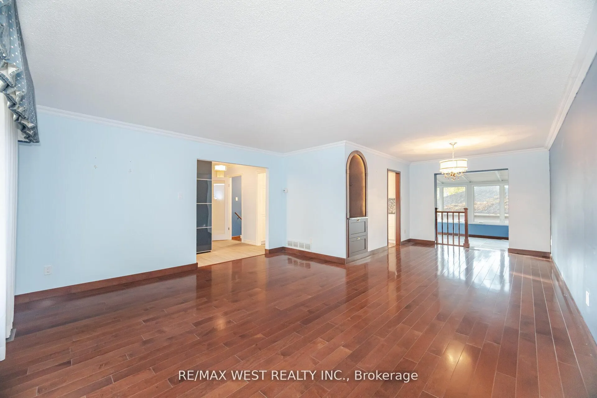 Photo 4 of 47 Elizabeth Street, Caledon, Bolton West — HOMEH