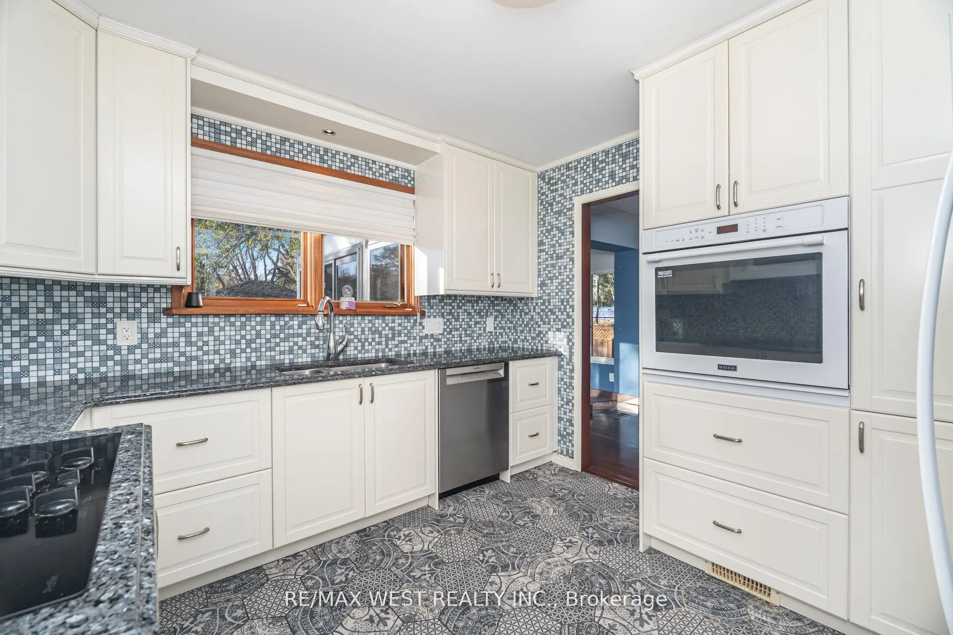 Photo 9 of 47 Elizabeth Street, Caledon, Bolton West — HOMEH