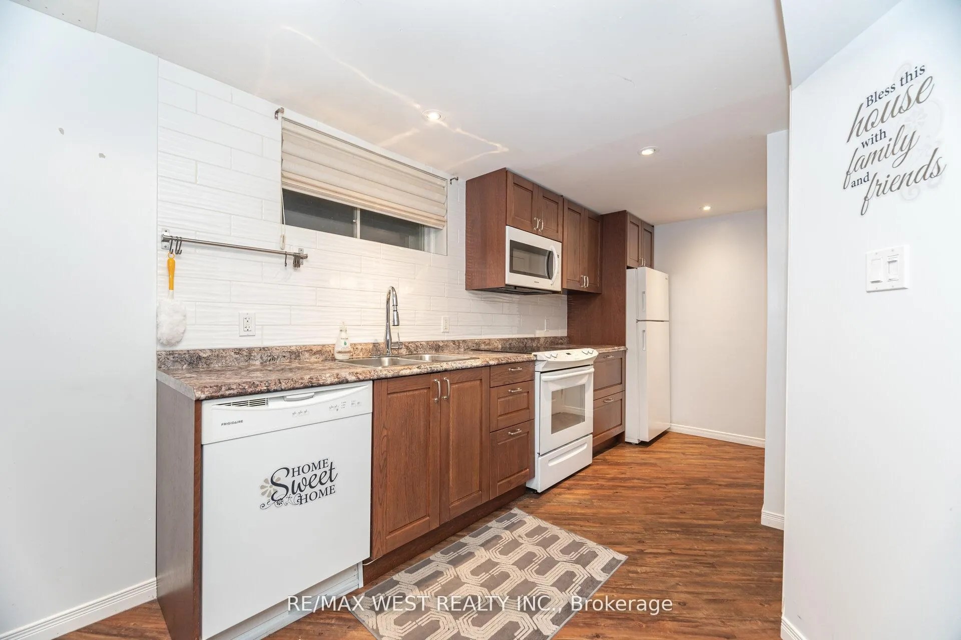 Photo 17 of 47 Elizabeth Street, Caledon, Bolton West — HOMEH