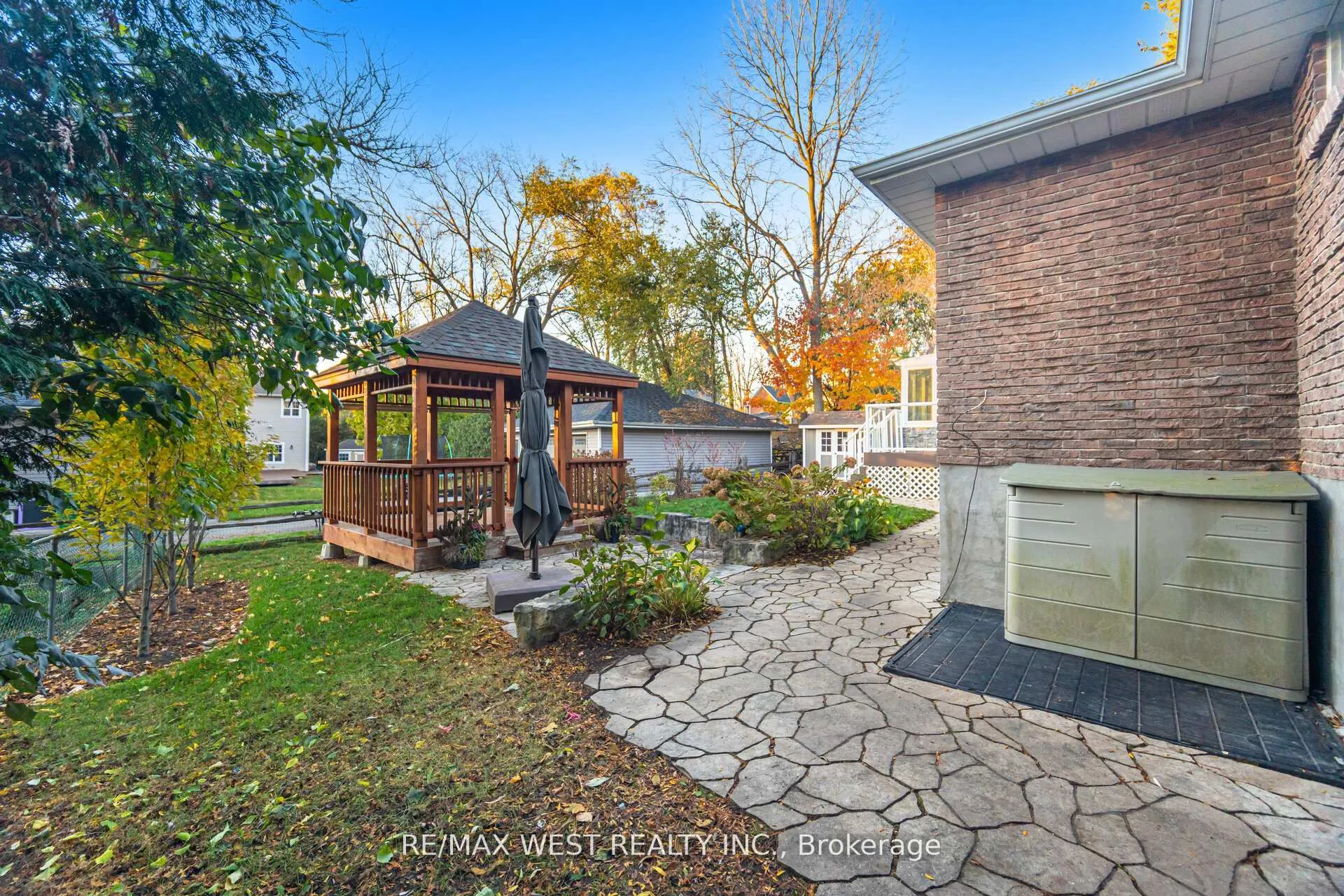 Photo 24 of 47 Elizabeth Street, Caledon, Bolton West — HOMEH
