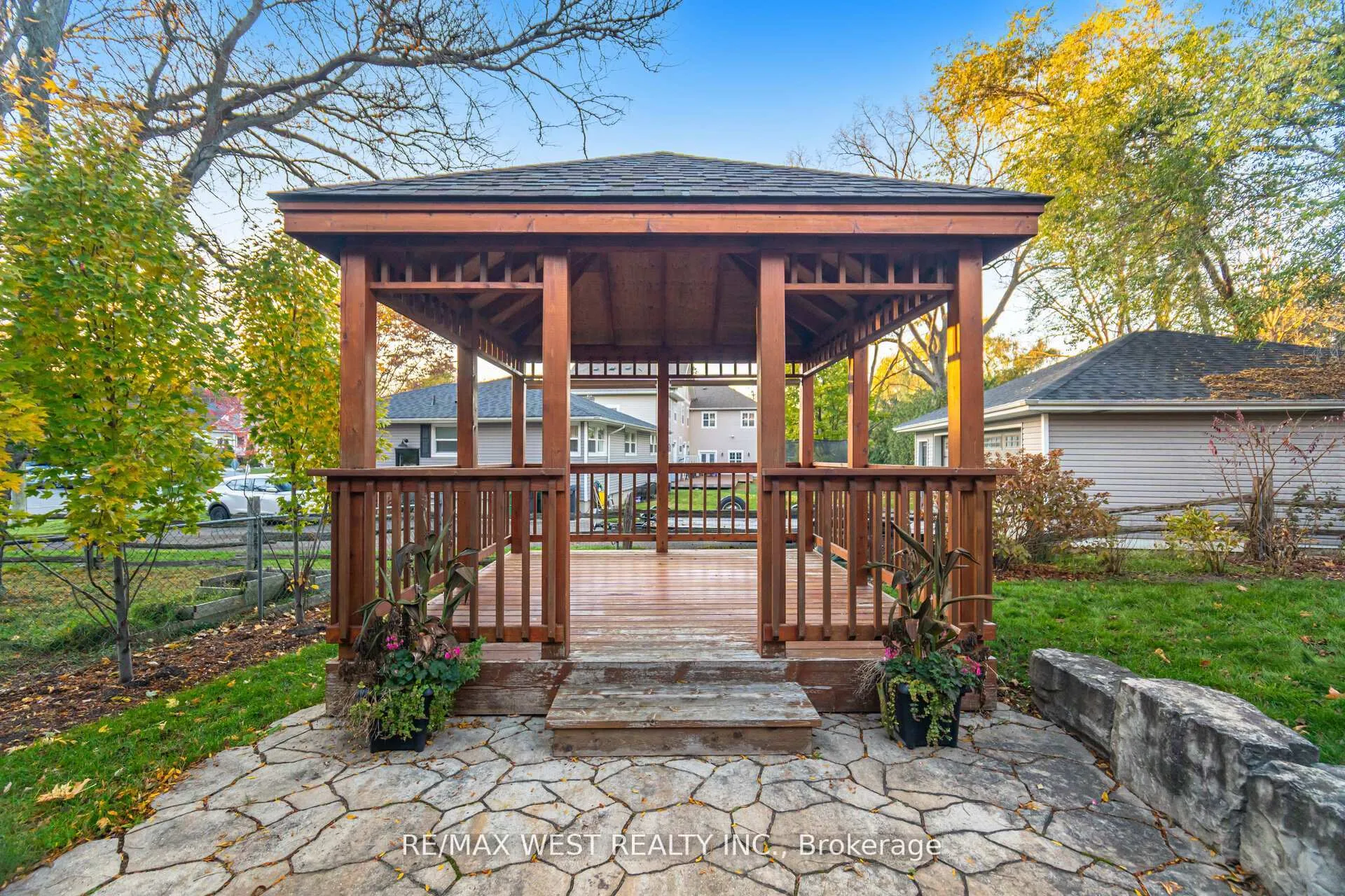 Photo 25 of 47 Elizabeth Street, Caledon, Bolton West — HOMEH