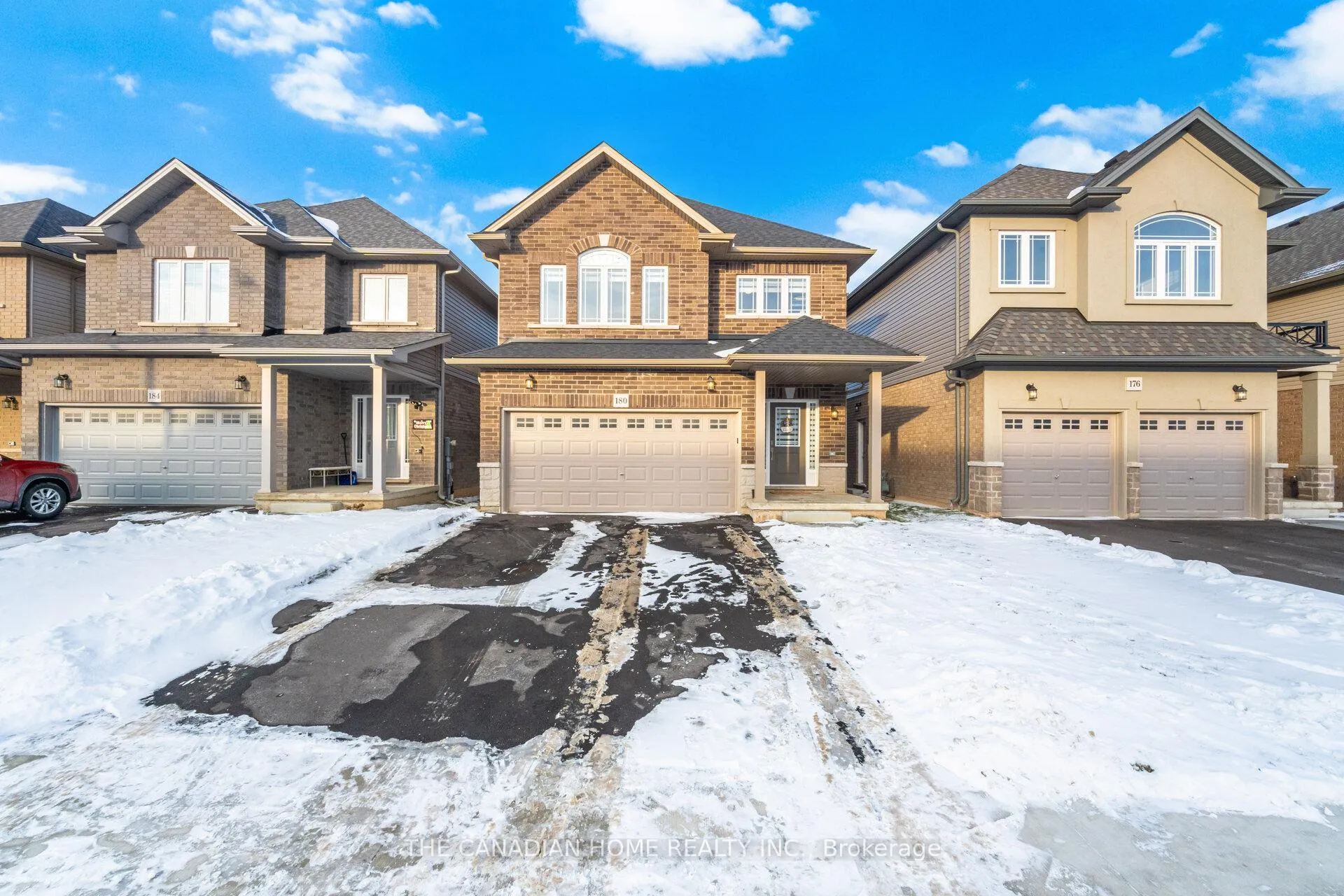 Photo 2 of 180 Cittadella Boulevard, Hamilton, Hannon — HOMEH