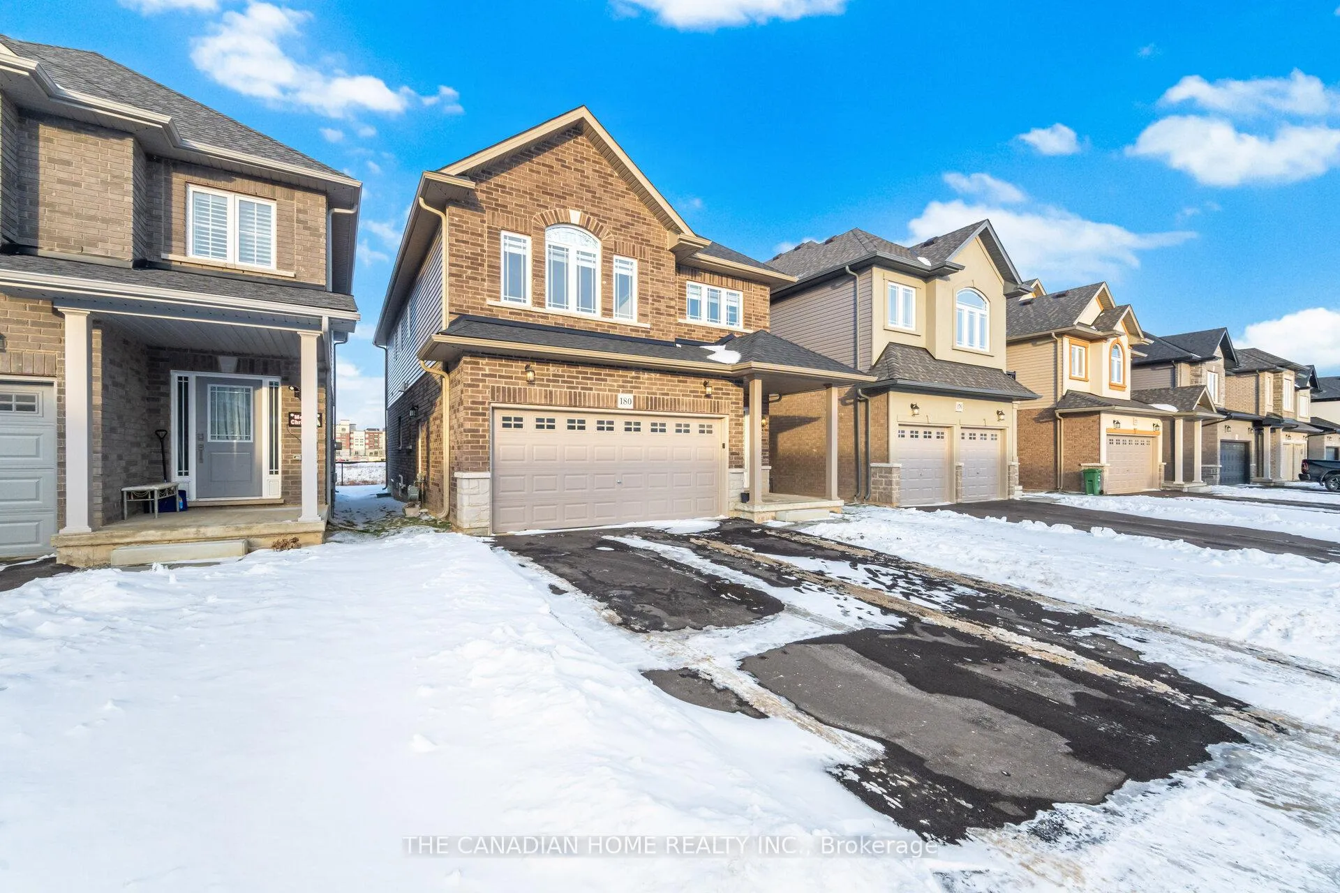 Photo 4 of 180 Cittadella Boulevard, Hamilton, Hannon — HOMEH