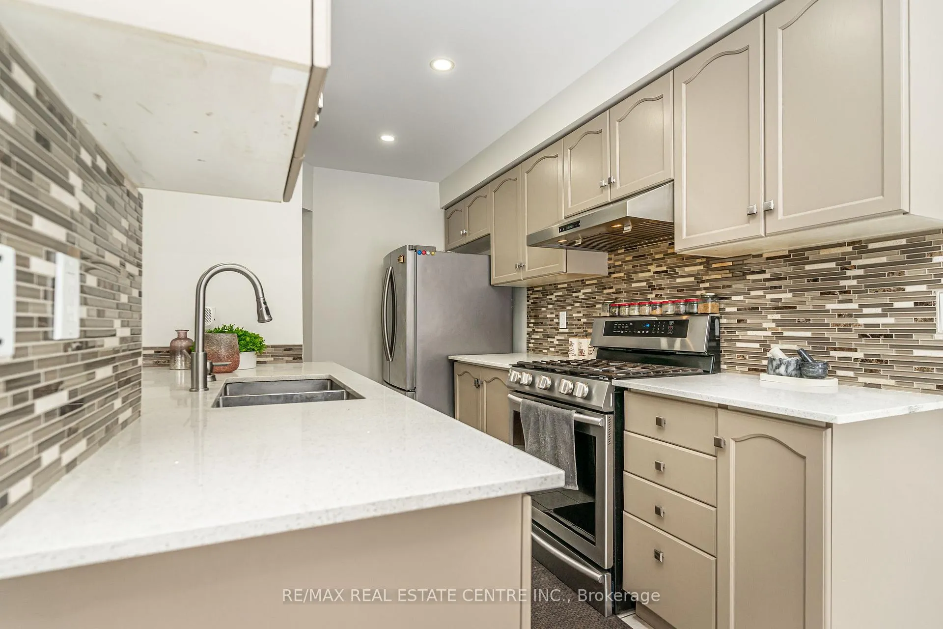 Photo 16 of 78 Tiller Trail, Brampton, Fletcher's Creek Village — HOMEH