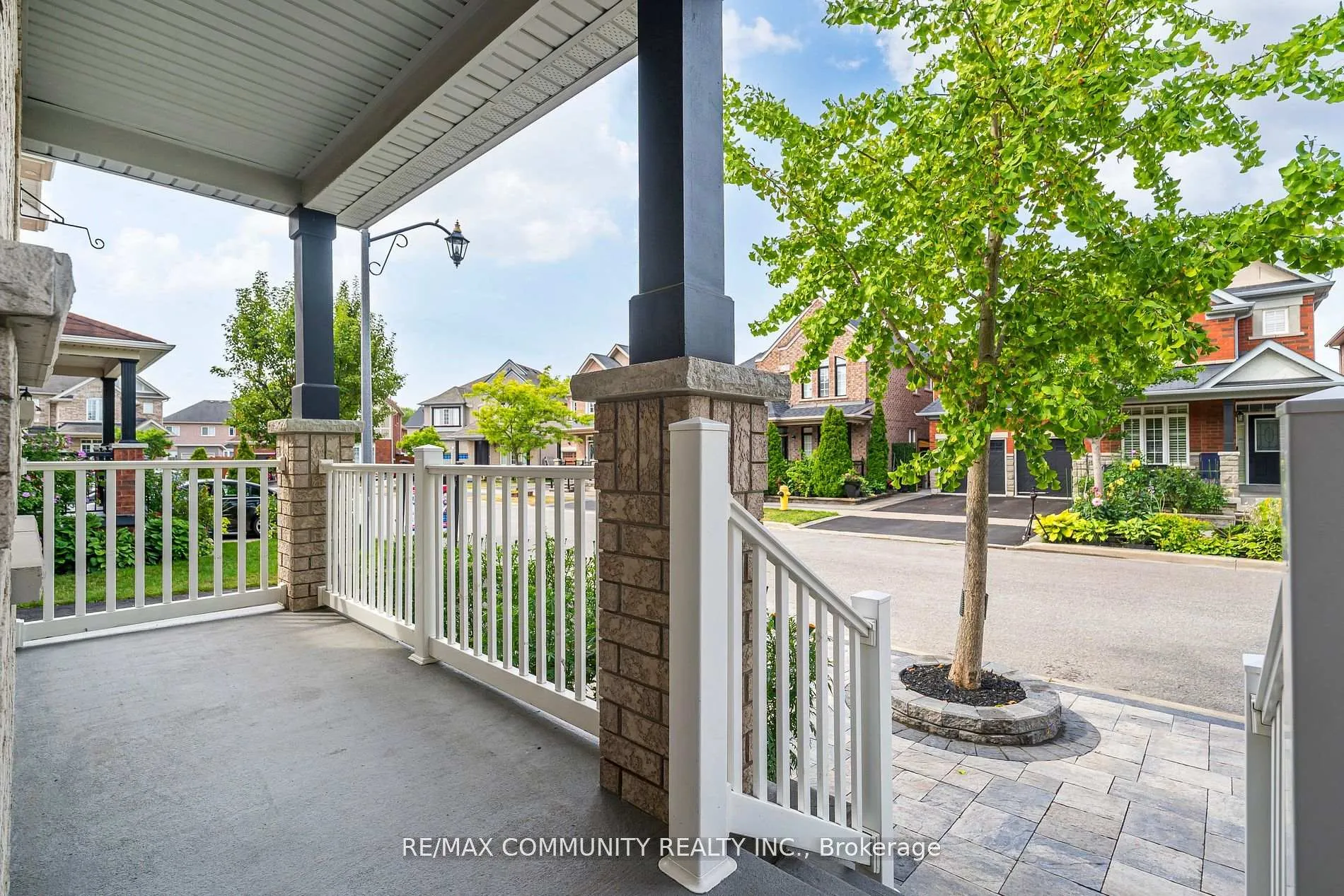 Photo 6 of 7 Cragg Crescent, Ajax, Northwest Ajax — HOMEH