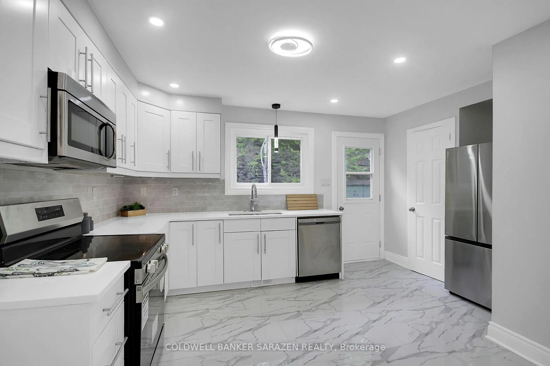Photo 12 of 1518A Lepage Avenue, Ottawa, Carlington — HOMEH