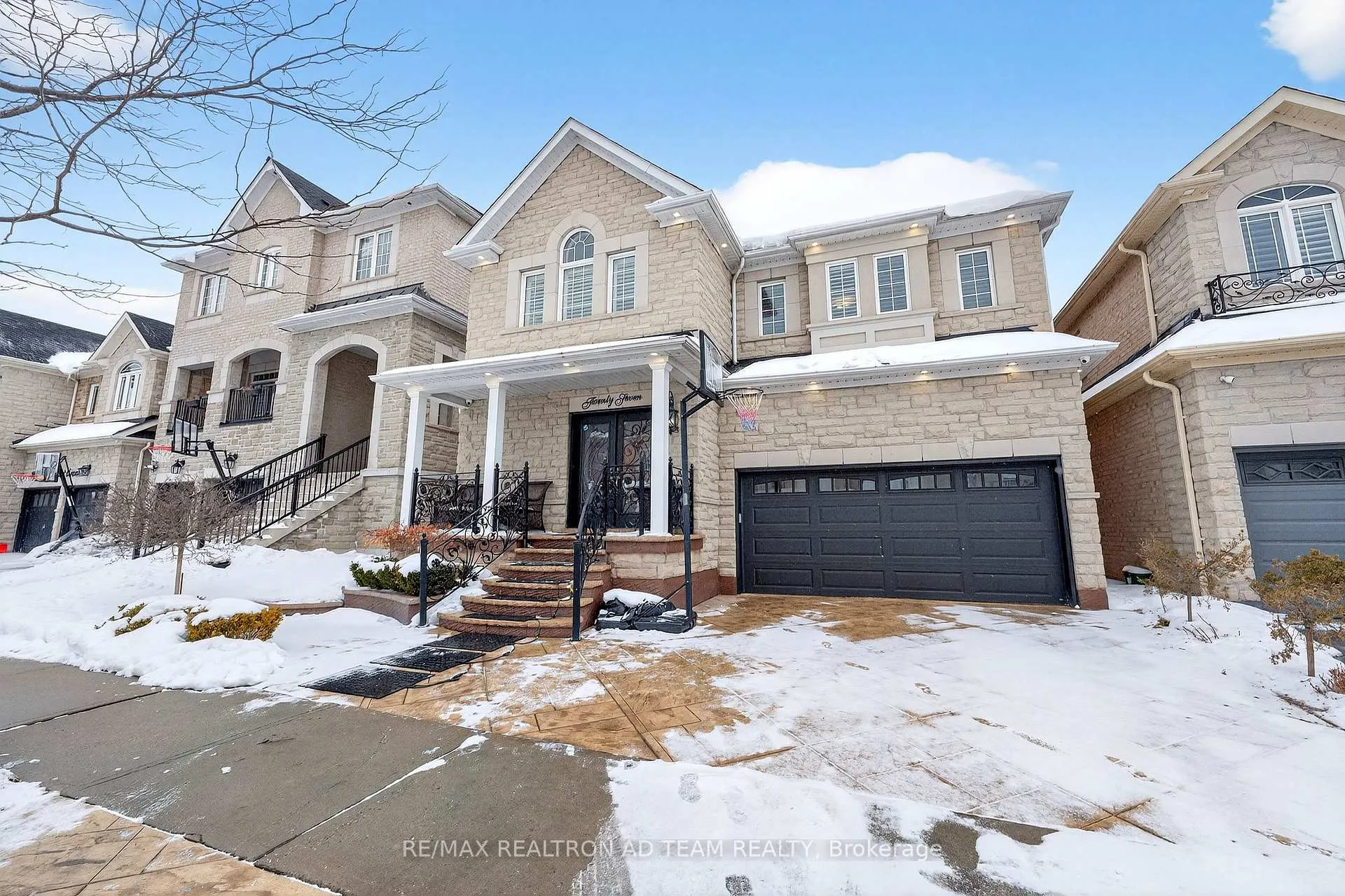 Photo 2 of 27 Darlet Avenue, Ajax, Northeast Ajax — HOMEH