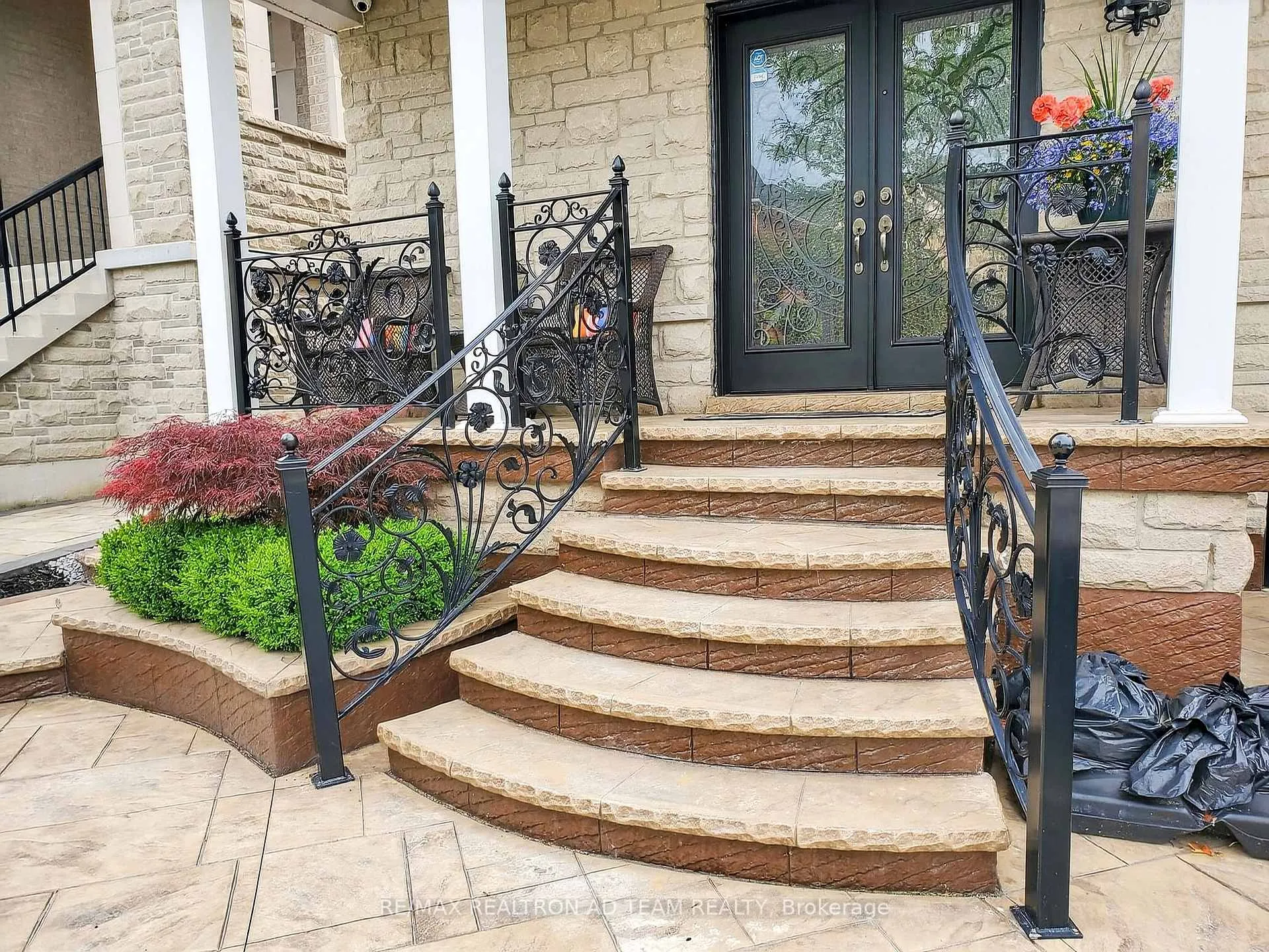 Photo 4 of 27 Darlet Avenue, Ajax, Northeast Ajax — HOMEH
