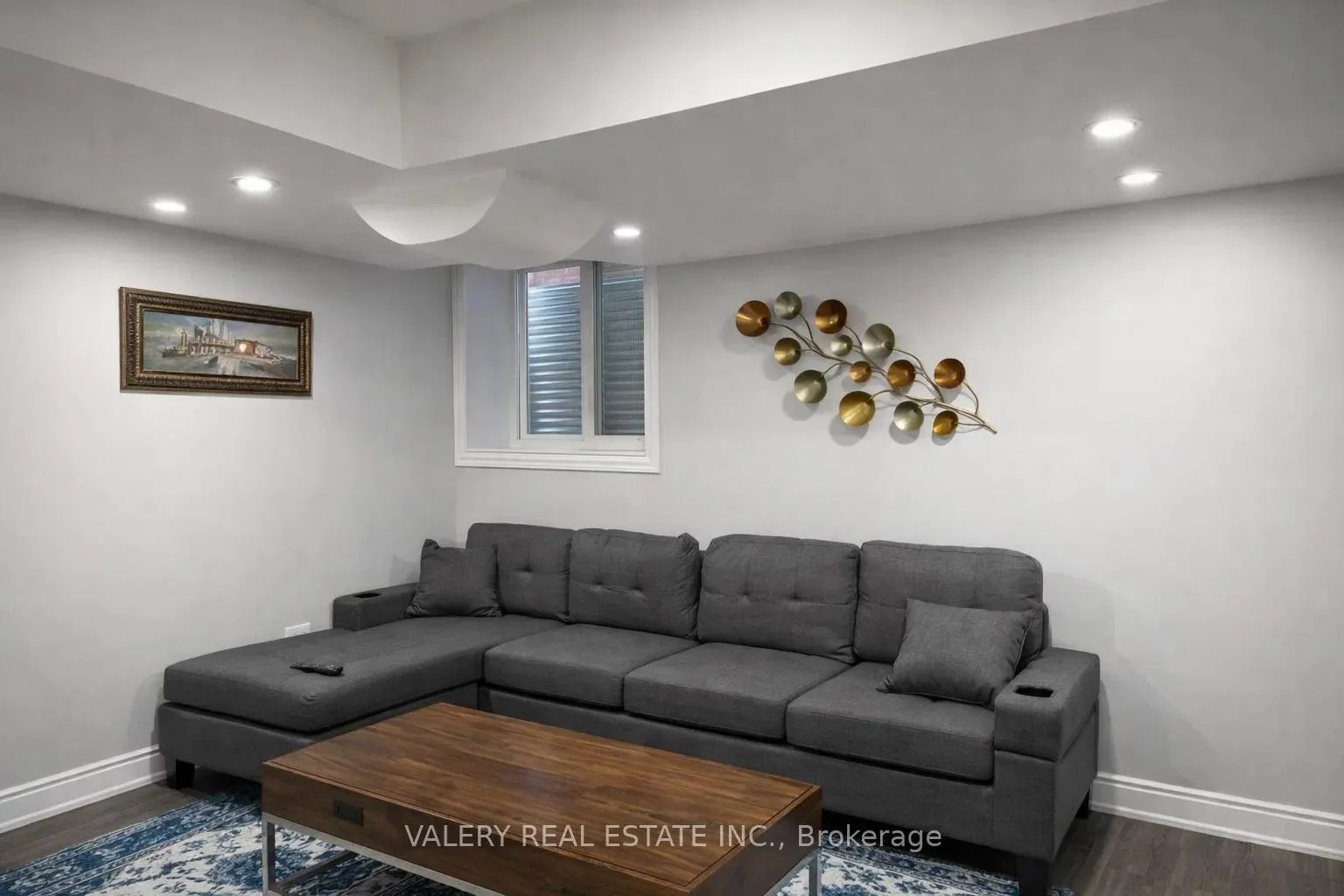 Photo 2 of 5 Bavenden Crescent, Brampton, Credit Valley — HOMEH