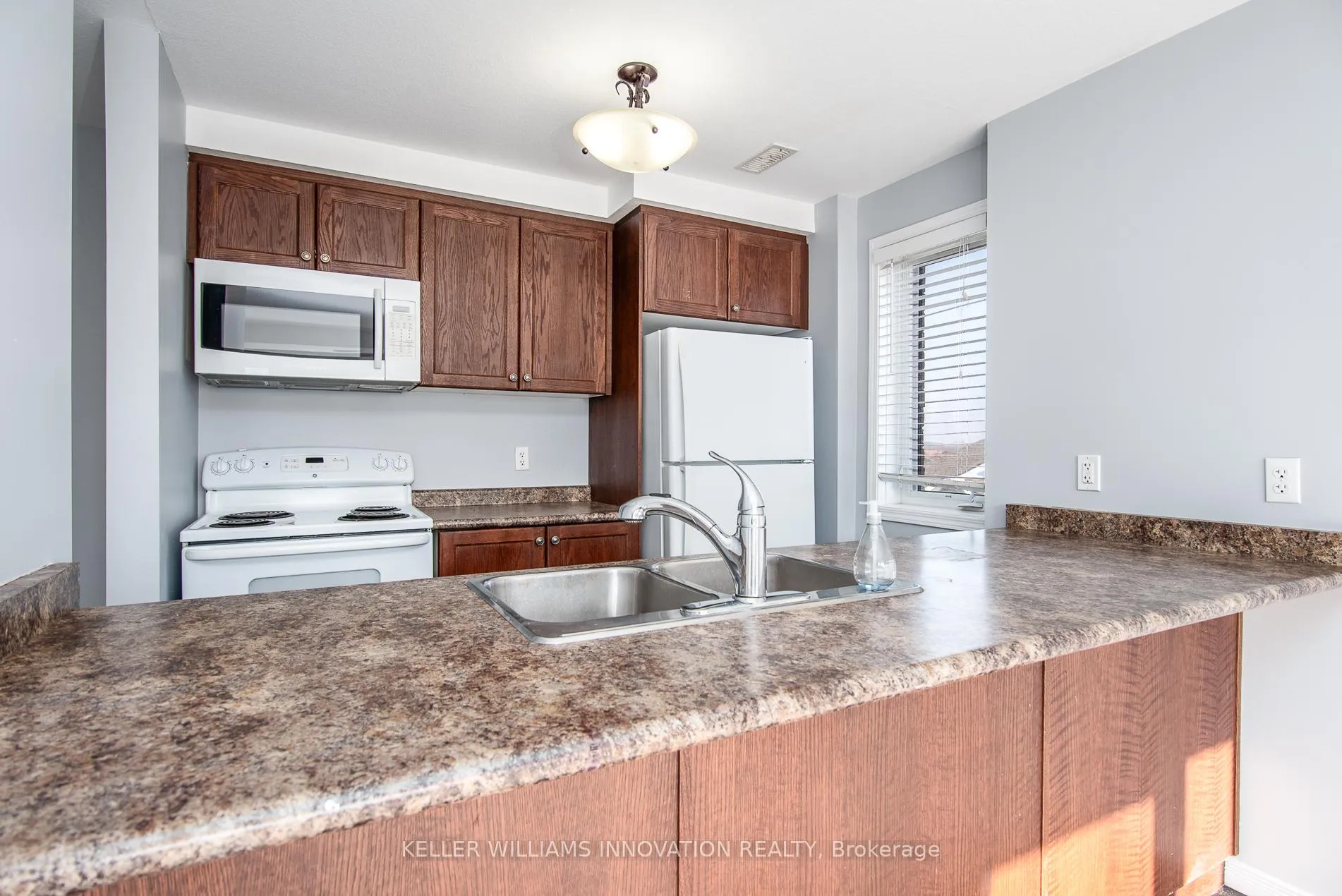 Photo 14 of Unit E, 234 Rachel Crescent E, Kitchener — HOMEH