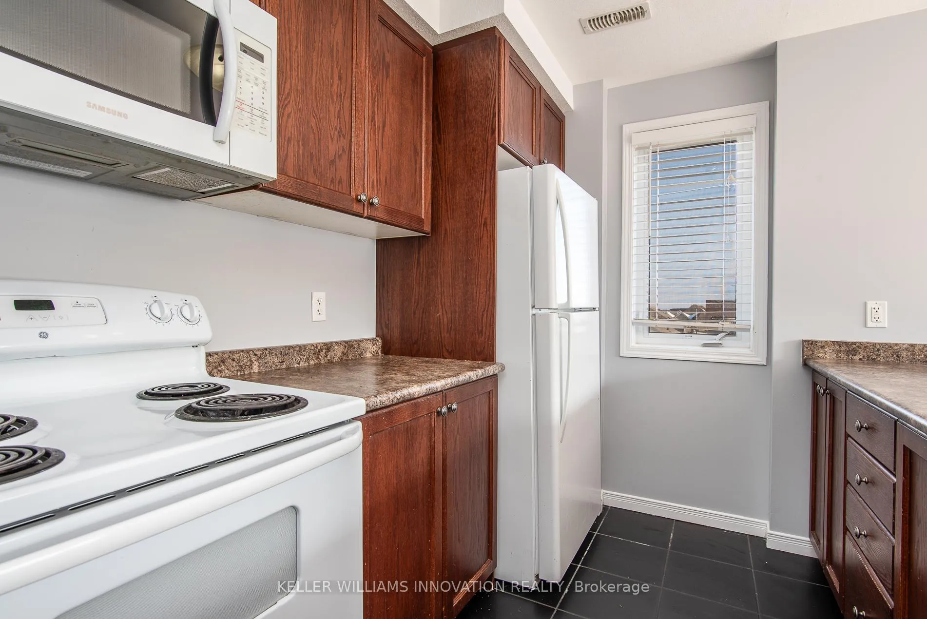 Photo 16 of Unit E, 234 Rachel Crescent E, Kitchener — HOMEH