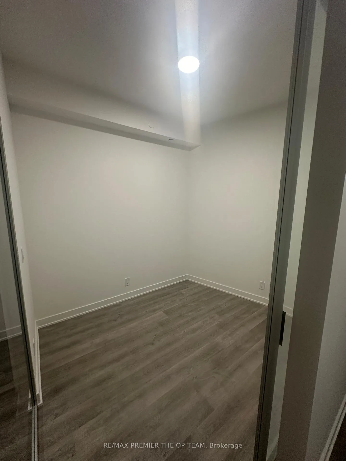 Photo 4 of Unit 403, 30 Upper Mall Way, Vaughan, Brownridge — HOMEH