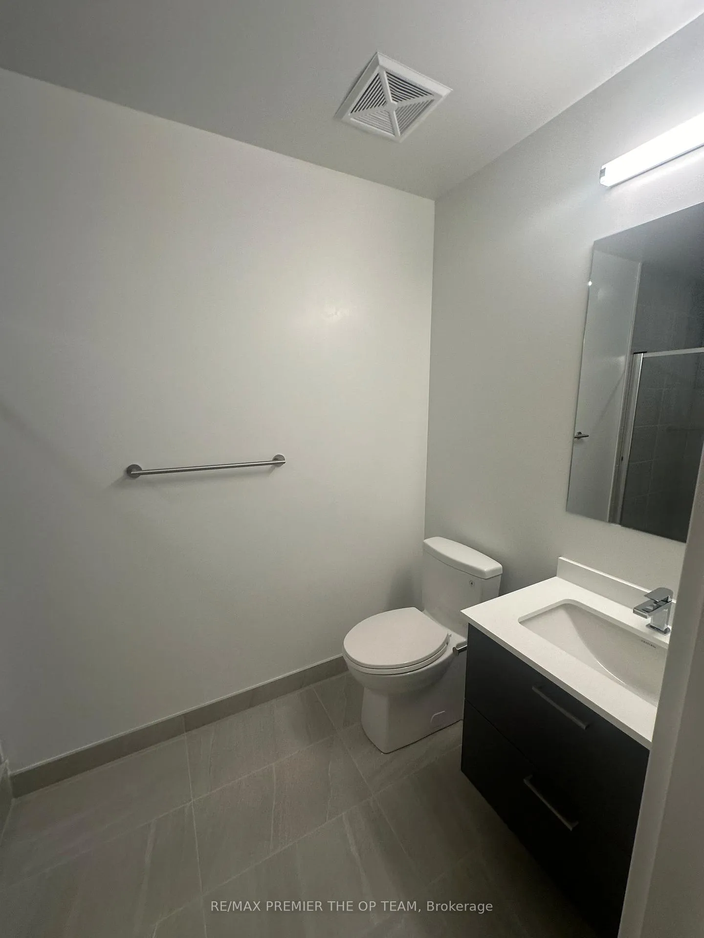 Photo 8 of Unit 403, 30 Upper Mall Way, Vaughan, Brownridge — HOMEH