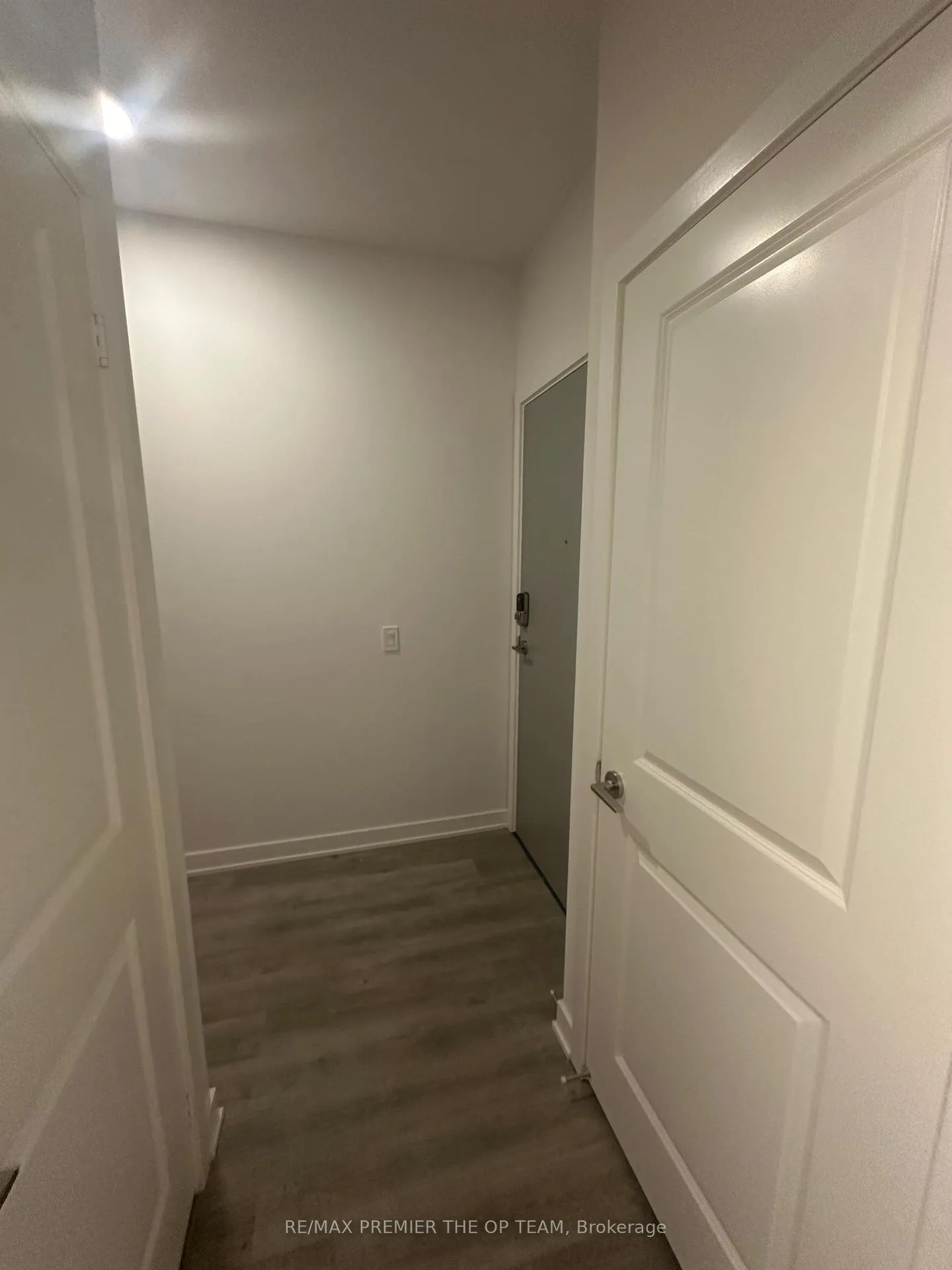 Photo 11 of Unit 403, 30 Upper Mall Way, Vaughan, Brownridge — HOMEH