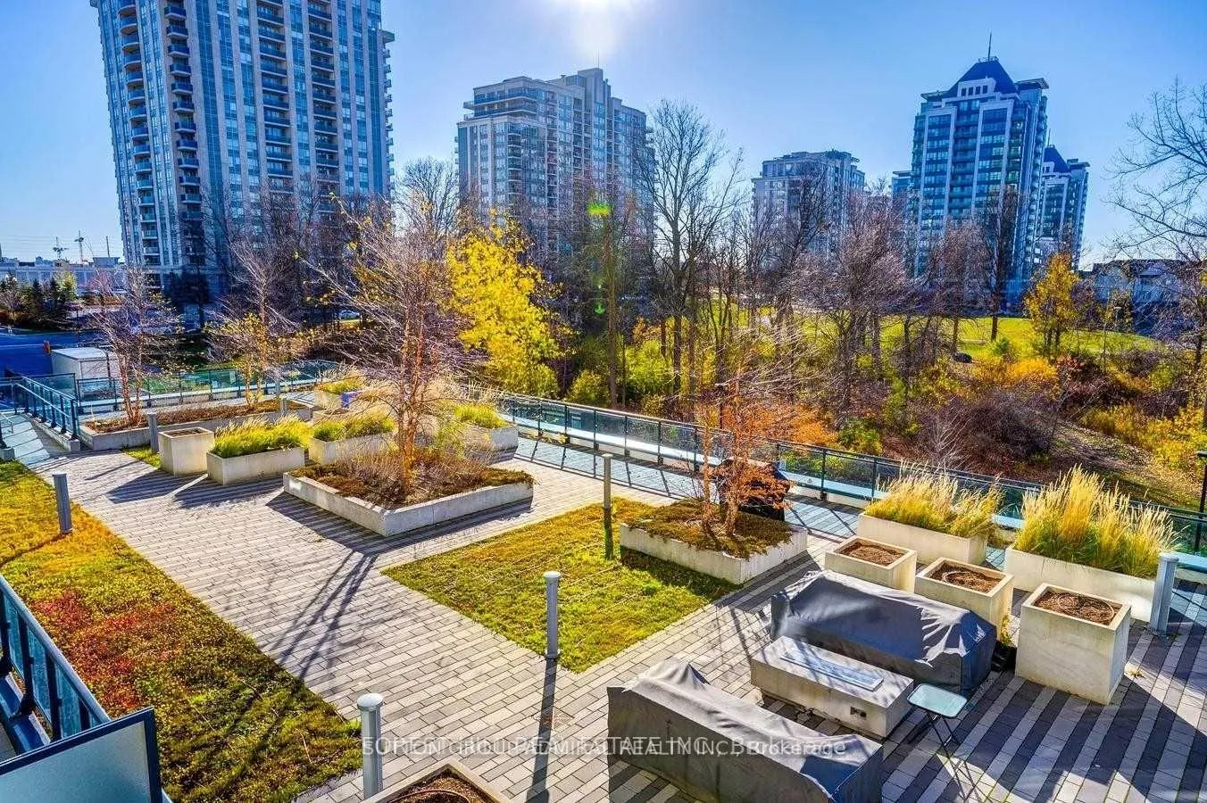 Photo 6 of Unit 327, 7900 Bathurst Street, Vaughan, Beverley Glen — HOMEH