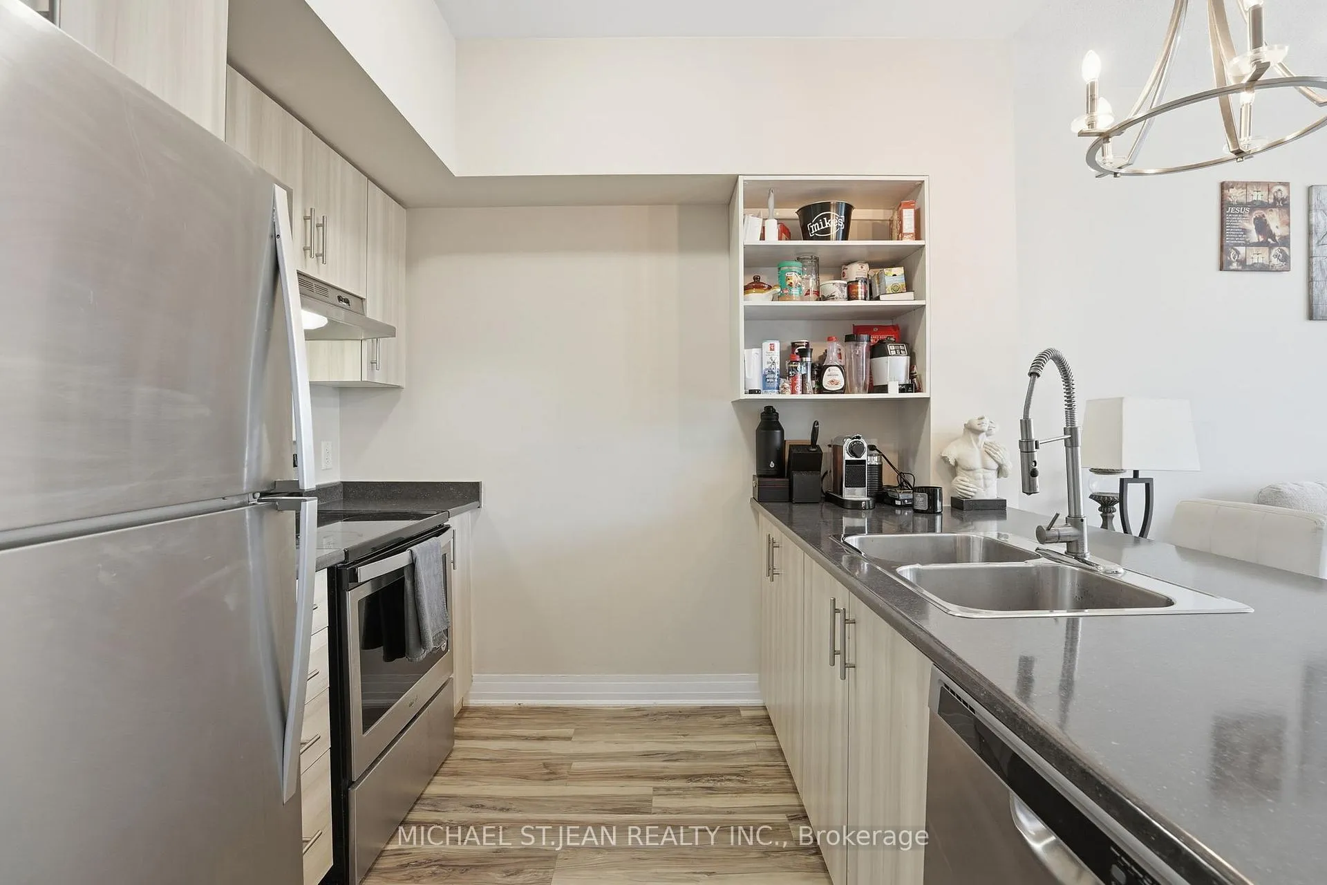 Photo 8 of Unit 205, 10 Concord Place, Grimsby, Grimsby Beach — HOMEH